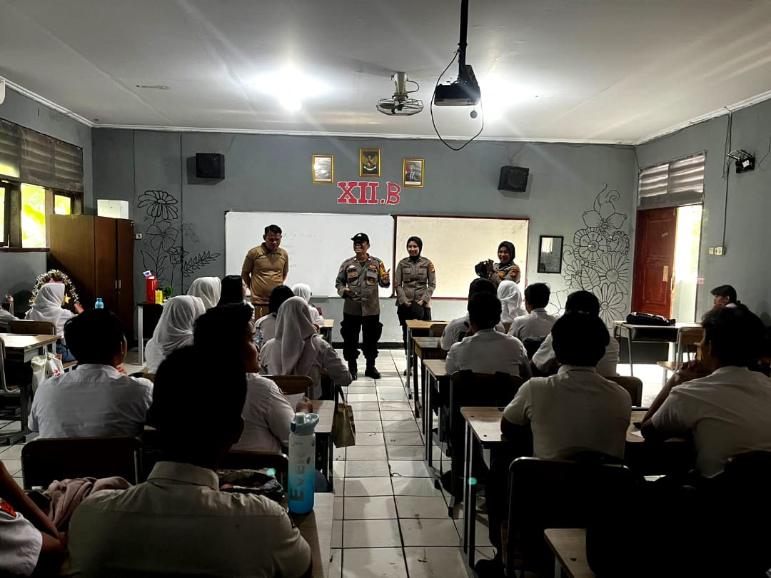 Polsek Bekasi Selatan Sosialisasi dan Edukasi Hukum kepada Pelajar SMAN 8 Kota Bekasi