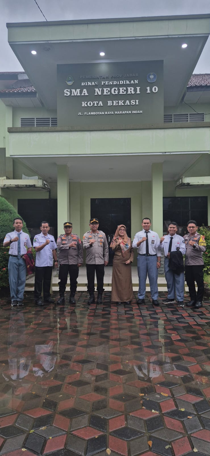 Kapolsek Medan Satria Laksanakan Kunjungan dan Sambang ke SMAN 10 Kota Bekasi