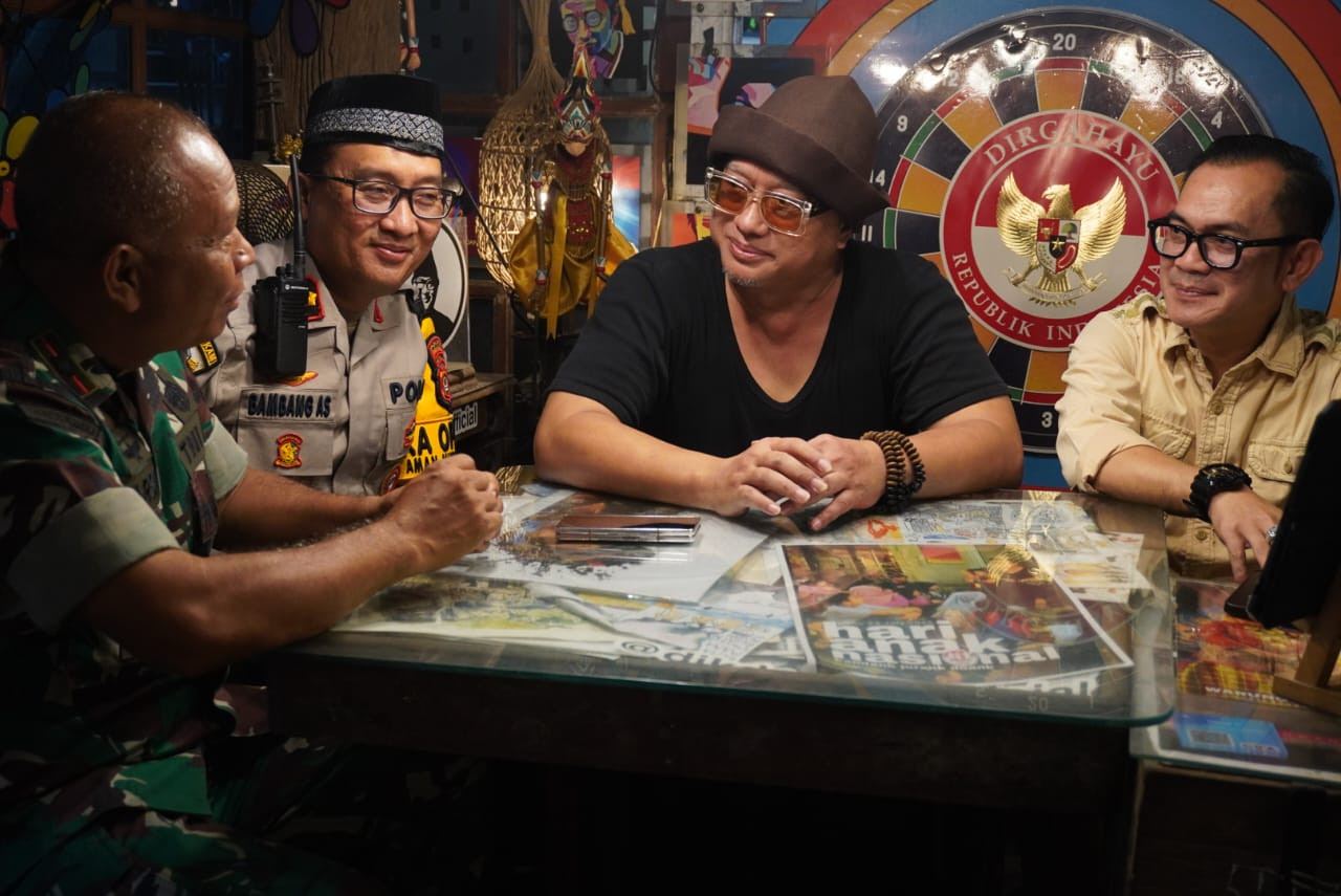 Silaturahmi Kapolsek Ciputat Timur ke Komunitas Rummah Goa Wujudkan Kolaborasi dengan Potensi Masyarakat