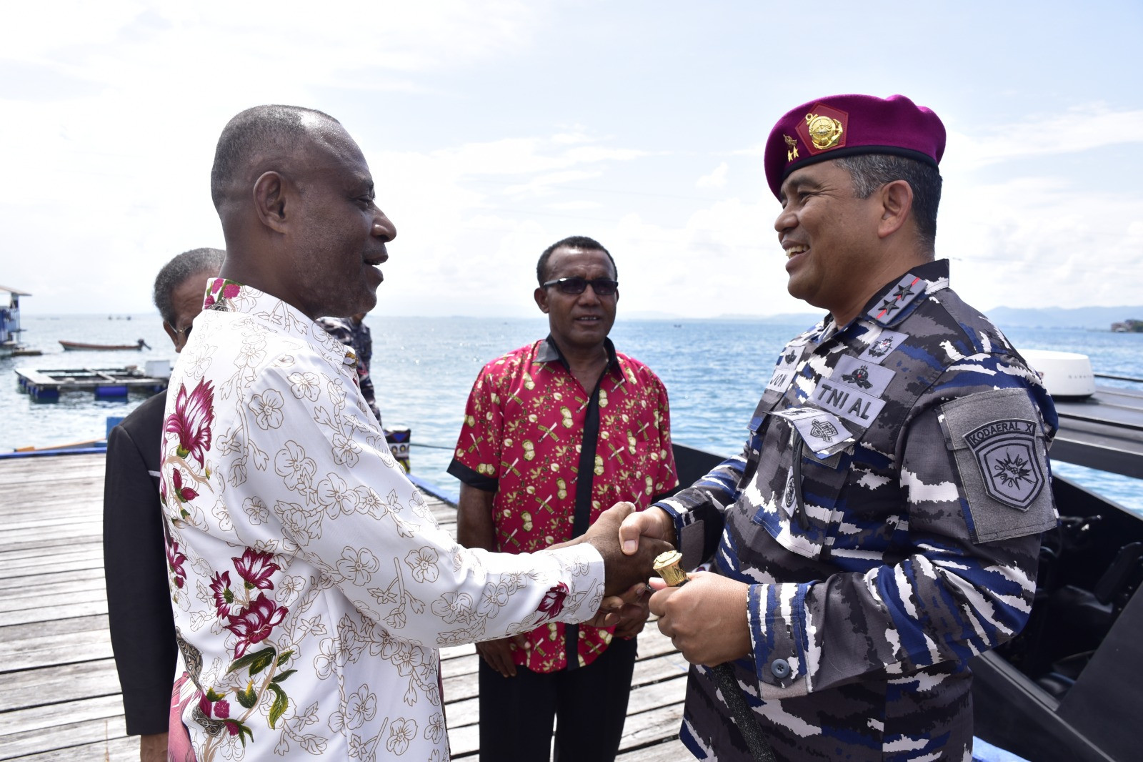 Semangat Natal 2025, Dankodaeral X Jalin Silaturahmi dan Pererat Kebersamaan di Kampung Bahari Nusantara Kayu Pulo