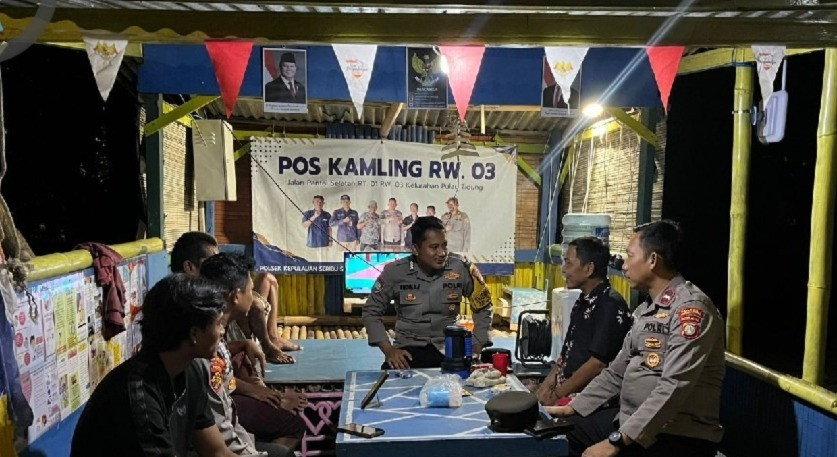Layanan Polisi 110 Disosialisasikan Saat Patroli Malam, Polsek Kepulauan Seribu Selatan Jaga Kamtibmas