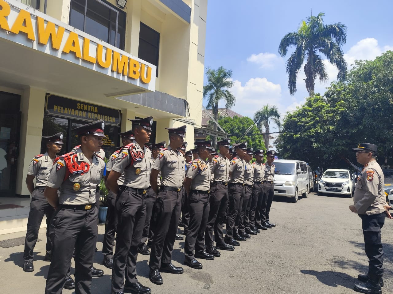 Kapolsek Rawalumbu Terima Siswa Latja Diktukba Polri 2025