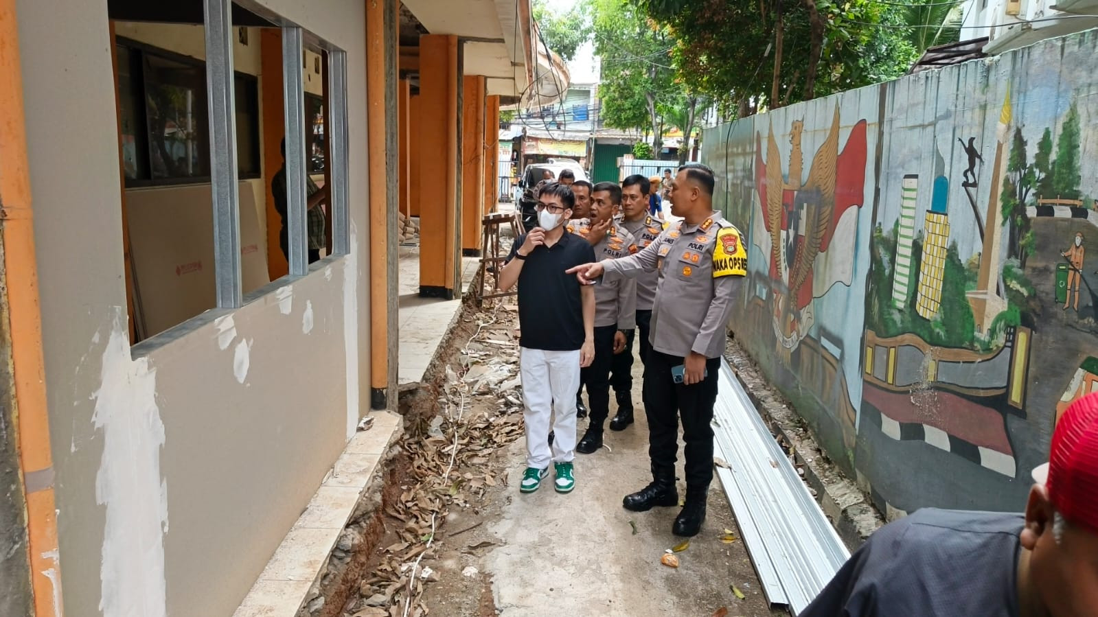 Waka Polres Metro Jakarta Utara Tinjau Pembangunan Dapur SPPG Sukapura, Dukung Program Jaga Jakarta+