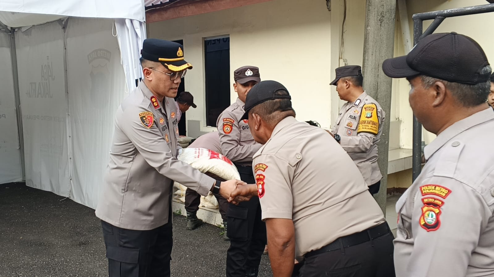 Polsek Metro Penjaringan Gelar Apel Potmas, Perkuat Sinergi Jaga Kamtibmas