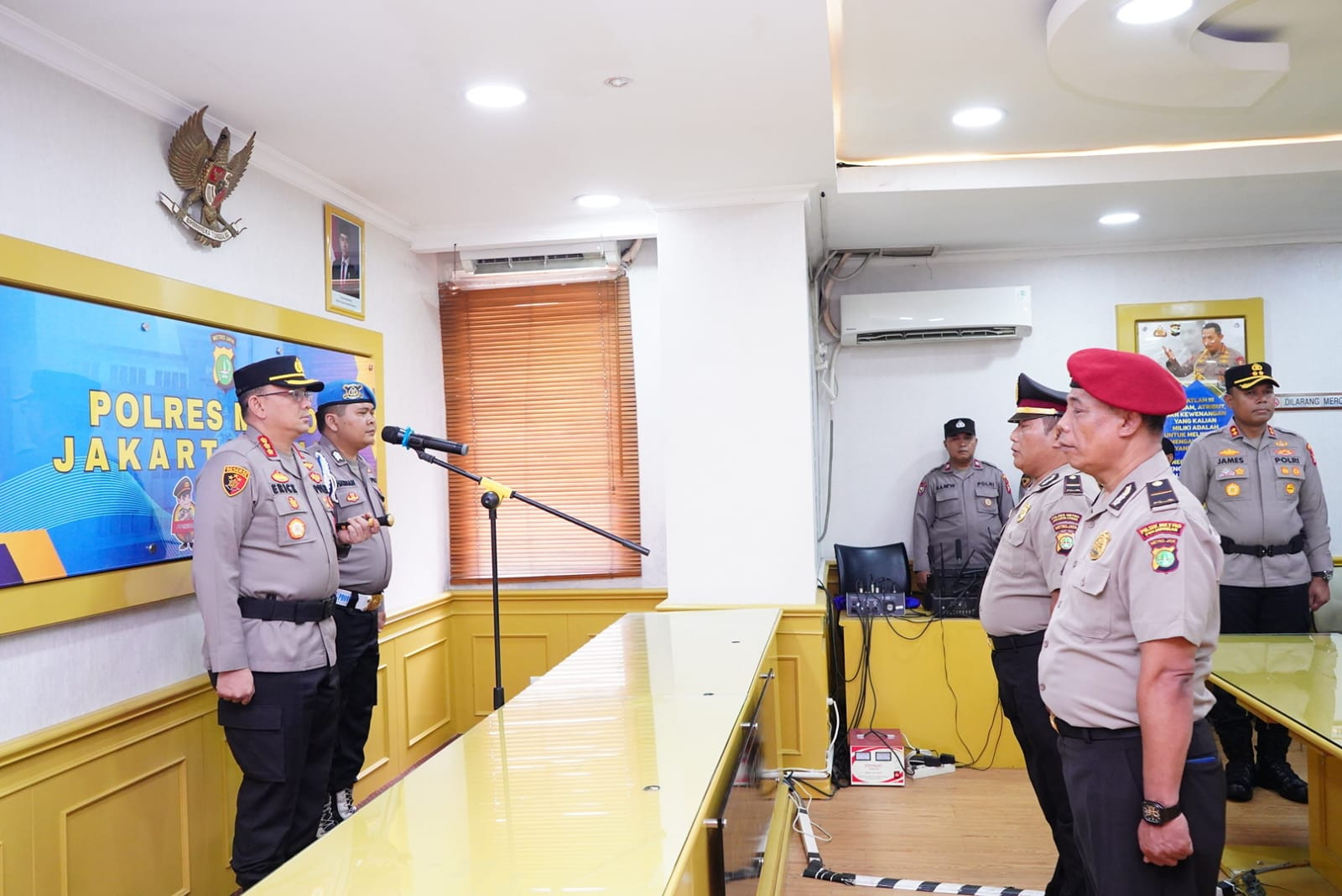 Upacara Kenaikan Pangkat Pengabdian di Polres Metro Jakarta Utara, Dua Personel Terima Amanah Baru