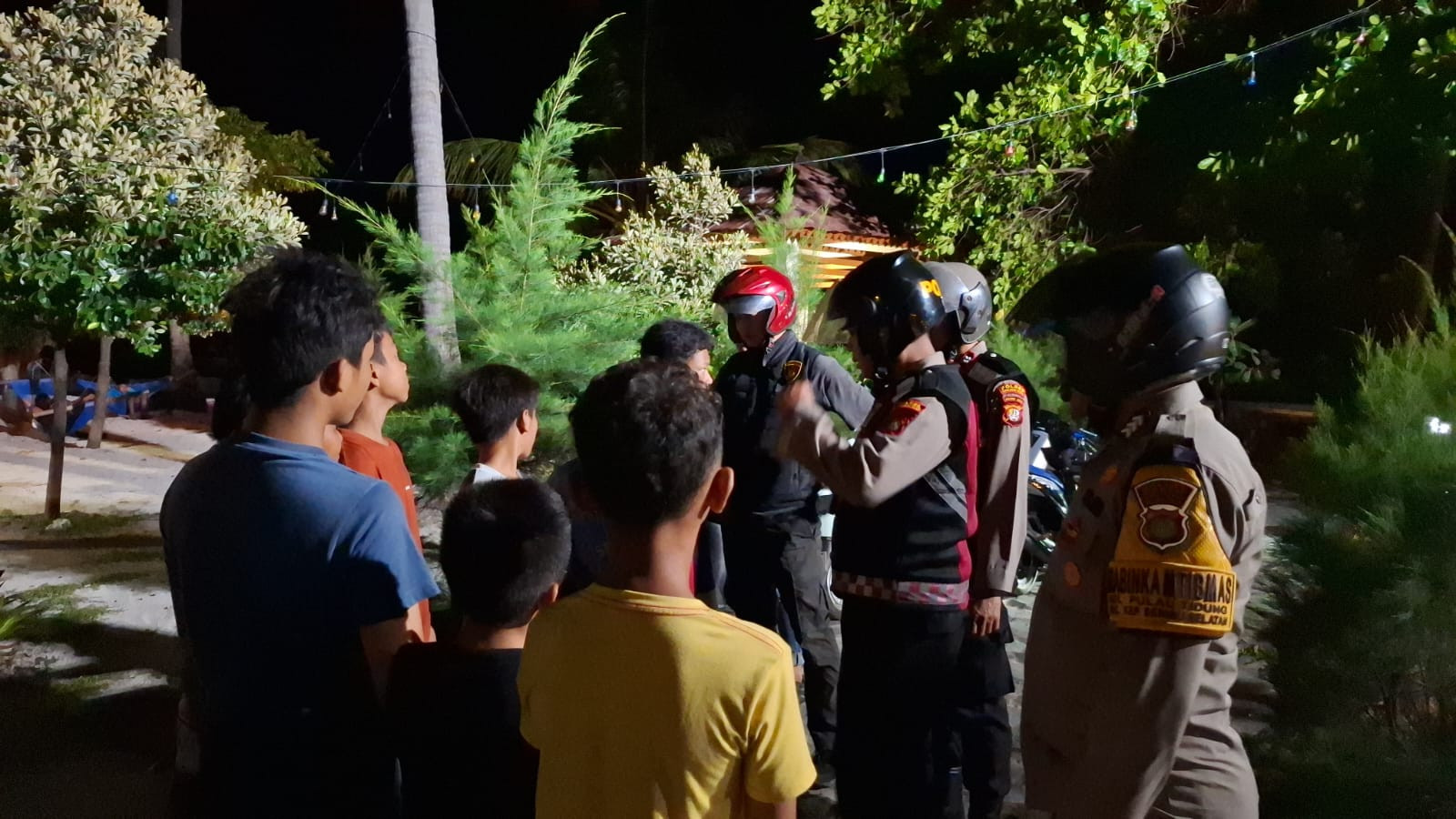 Patroli Malam Polsek Kepulauan Seribu Selatan Antisipasi 3C dan Sosialisasikan Call Center 110