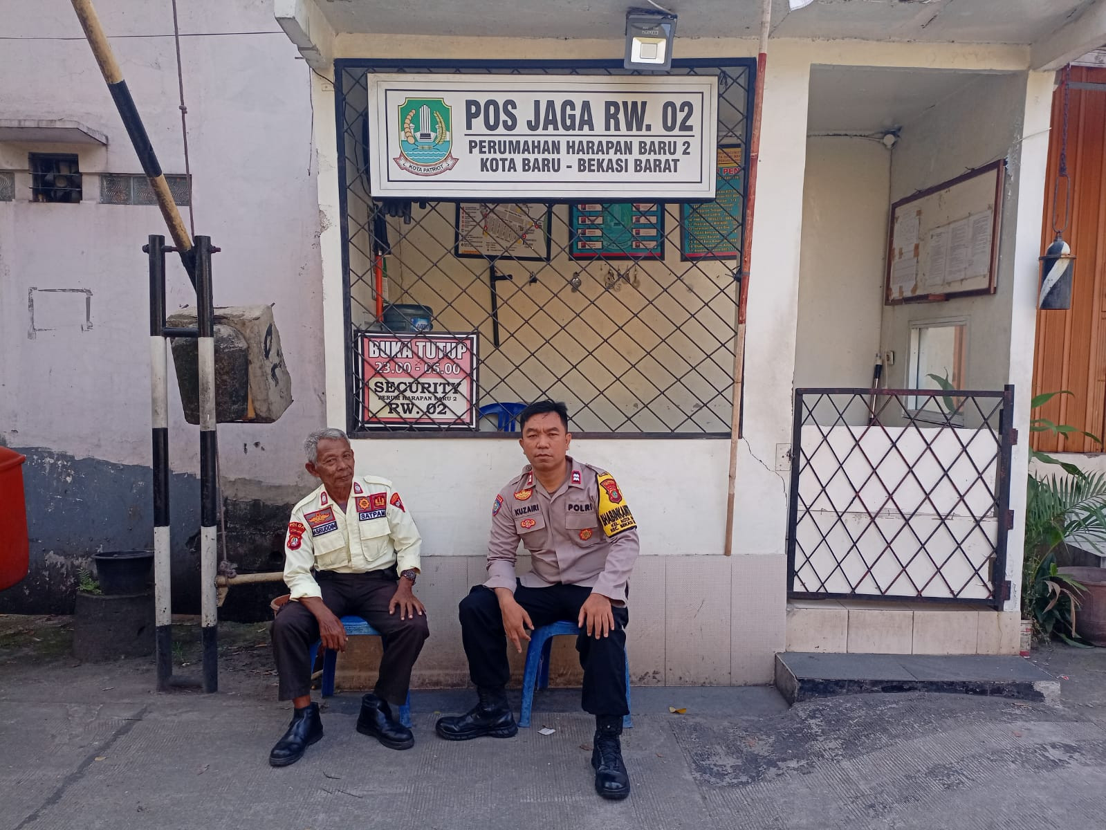 Bhabinkamtibmas Bekasi Barat Gelar Patroli dan Sambang di Kelurahan Kotabaru