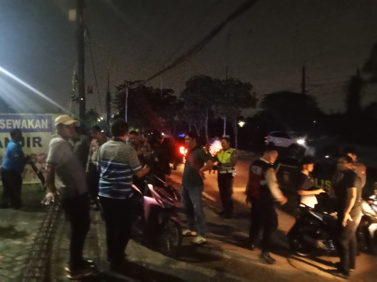 Patroli Bersama Polsek Bekasi Barat dan Polsek Duren Sawit Cegah Tawuran di Perbatasan Wilayah