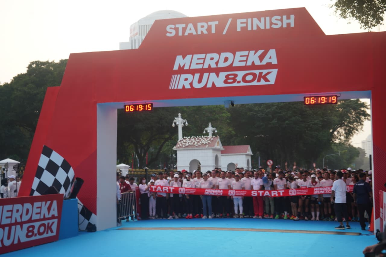 Brimob Polda Metro Jaya Turut Amankan Merdeka Run 8K di Depan Istana Negara