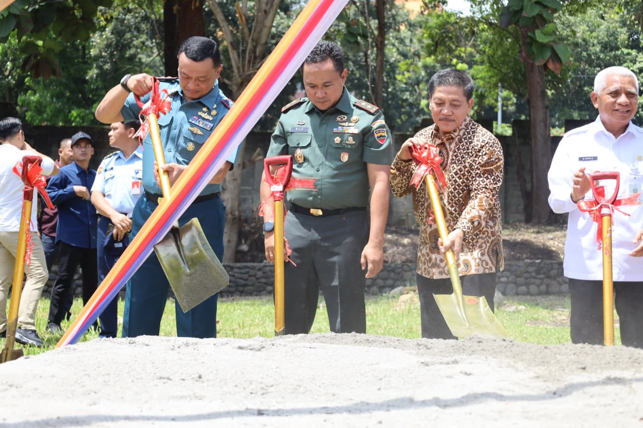 Dukung Kebhinekaan dan Toleransi, Komandan Kodaeral I Hadiri Peletakan Batu Pertama Pambangunan Jembatan Penghubung Wihara Mahakaruna Buddhist Center