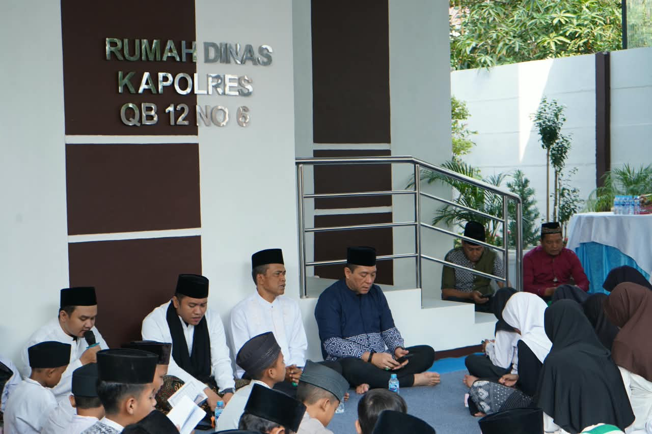 Kapolres Jakut Santuni Anak Yatim Sekaligus Syukuran Tempati Rumah Dinas