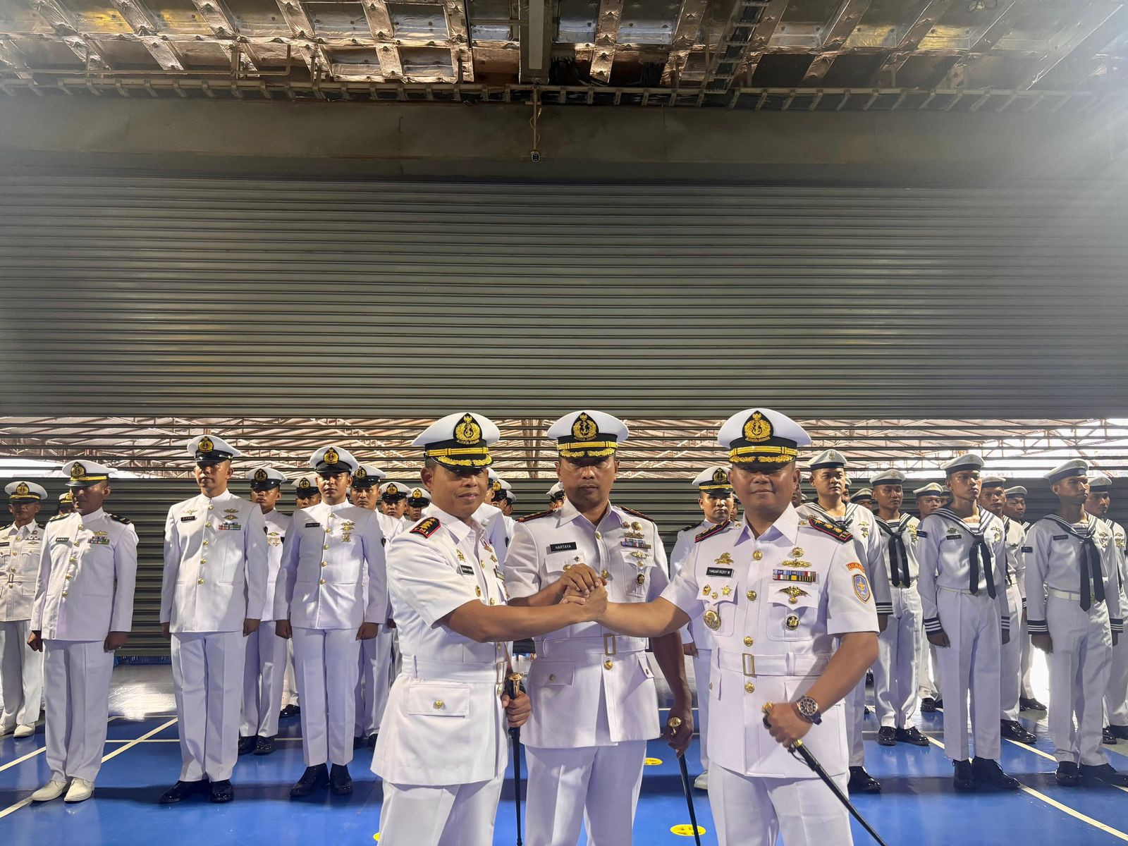Wujudkan Regenerasi Kepimpinan TNI AL, Komandan KRI Banda Aceh - 593 Resmi Diserahterimakan