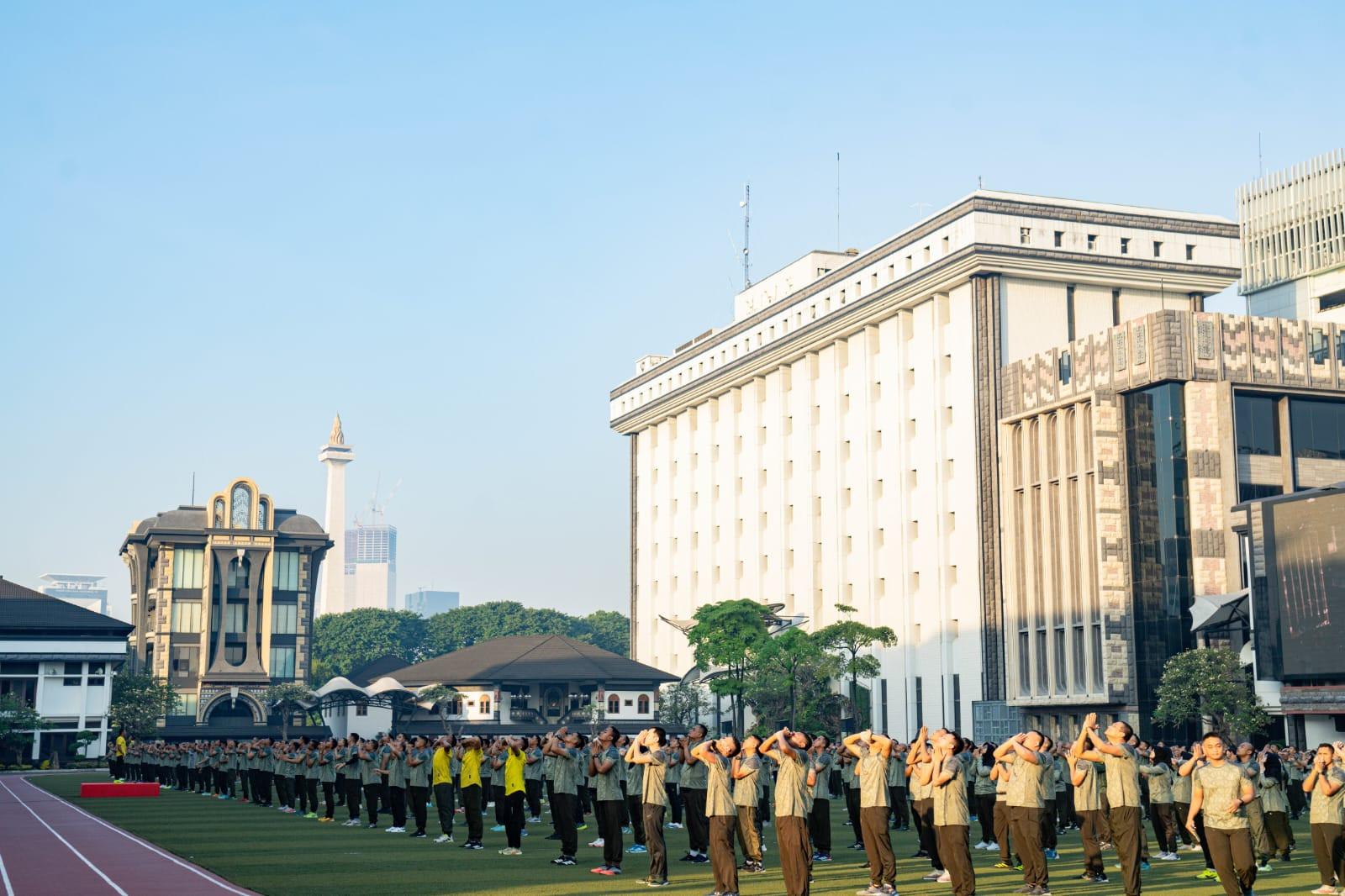 Panglima TNI dan Kasad Perkuat Soliditas Melalui Olahraga Bersama Prajurit