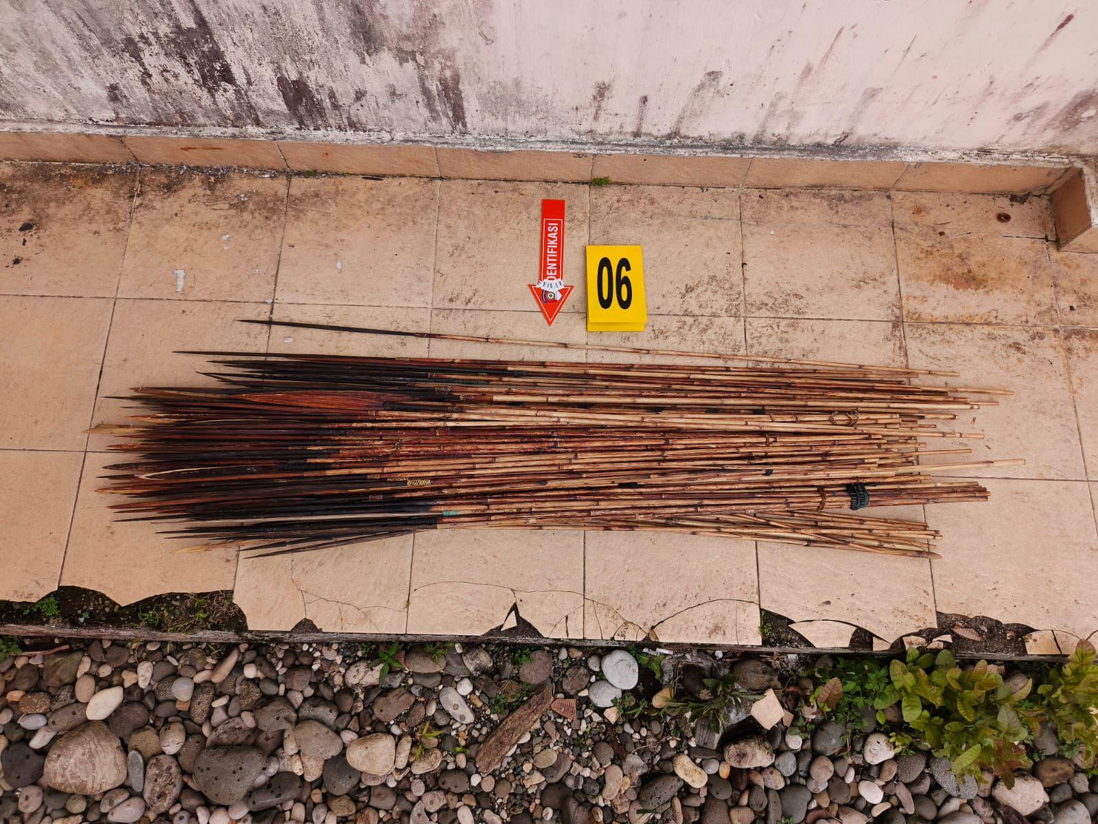 Korowai Memanggil Nurani: Solidaritas Warga Menguat di Tengah Penembakan Pilot, Empat Pelaku Diamankan dan Pengamanan Bandara Diperketat