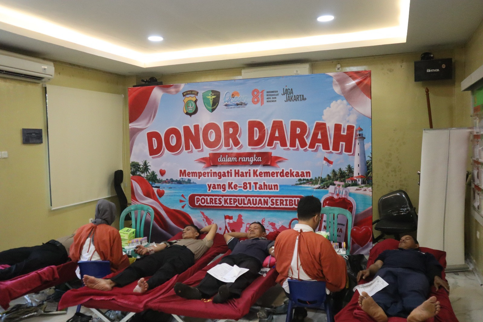 Sidokkes Polres Kepulauan Seribu Gelar Bakti Kesehatan Donor Darah dan Cek Kesehatan Gratis Sambut HUT RI ke-81