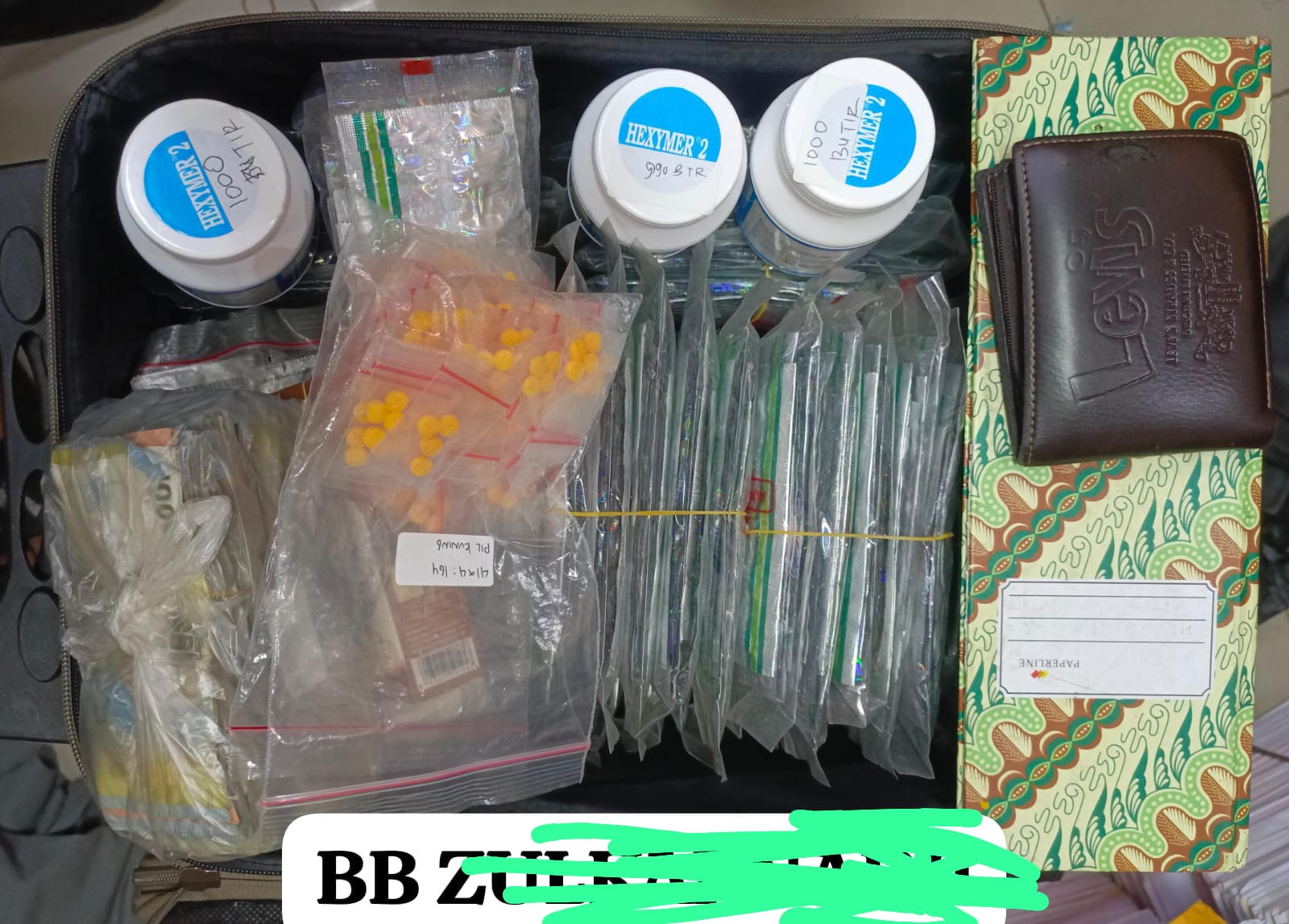 Satresnarkoba Polres Metro Bekasi Kota Amankan Pelaku Peredaran Obat Keras Ilegal, Ribuan Butir Disita