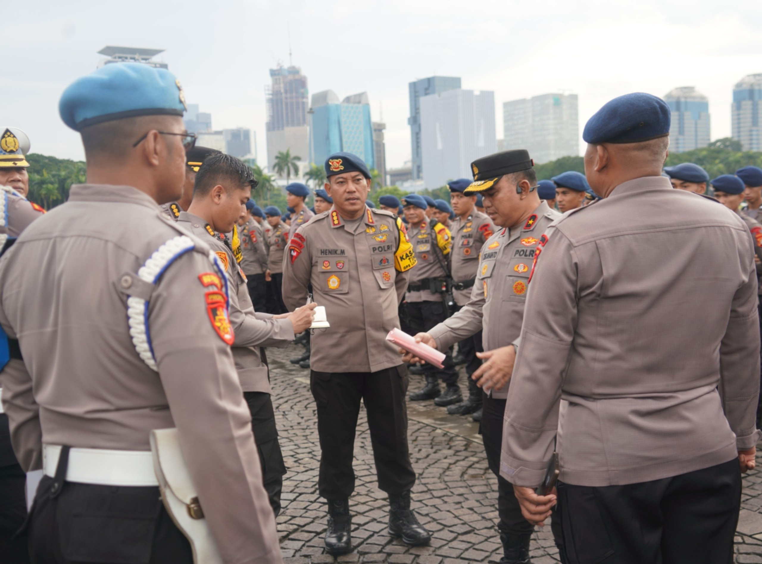 Brimob Polda Metro Jaya Siagakan Personel Amankan Malam Tahun Baru di Wilkum Polda Metro jaya