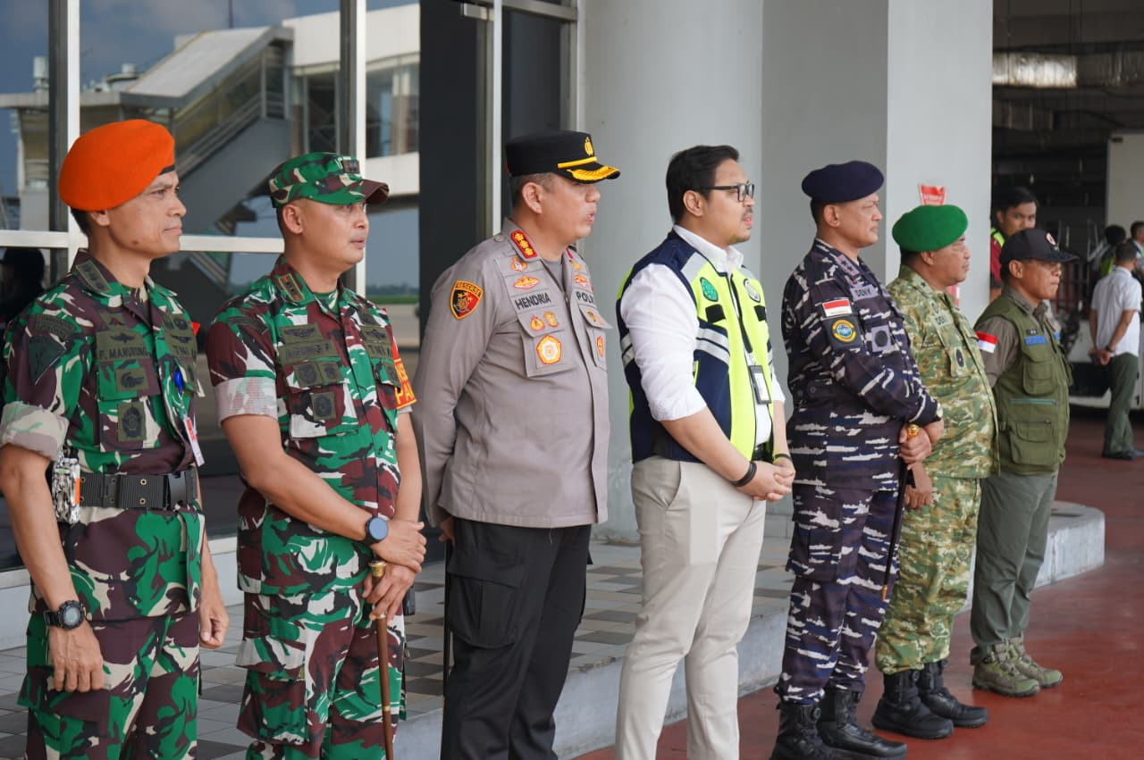 Dankodaeral I Sambut Kedatangan Presiden RI Prabowo Subianto di Bandara Kualanamu
