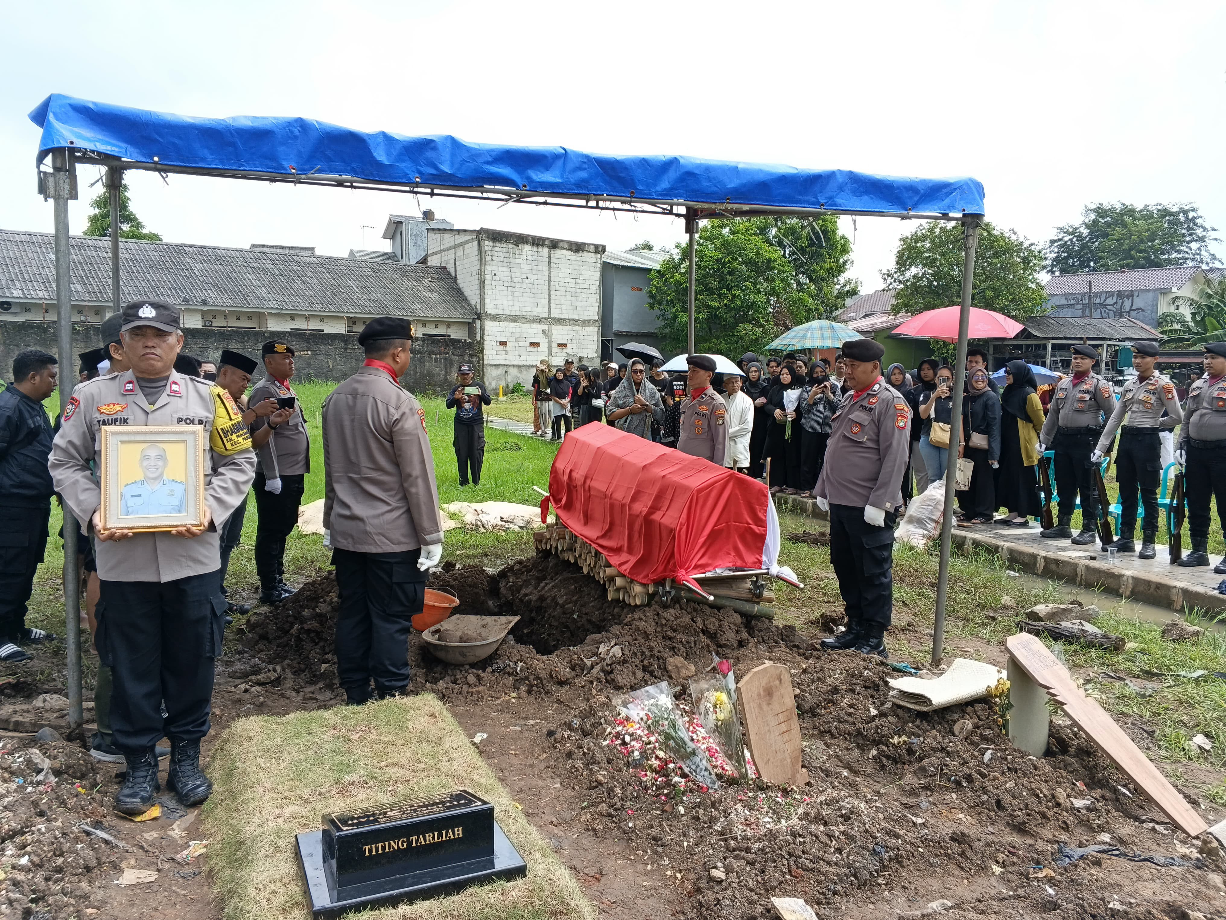 Polsek Pademangan Gelar Pemakaman Kedinasan untuk AIPTU Sugiarto