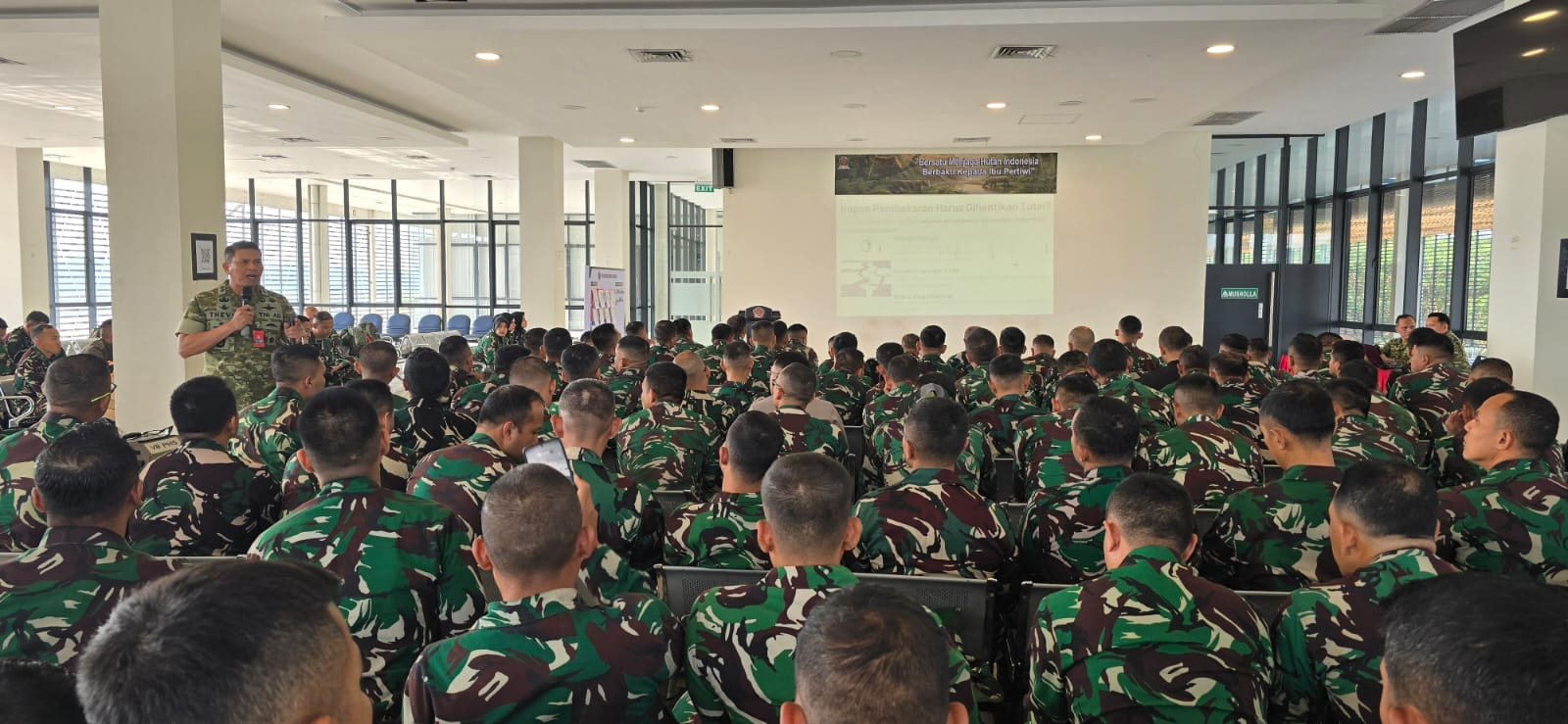 Tak Hanya Padamkan Api, TNI Perkuat Penanganan Karhutla Melalui Penyuluhan