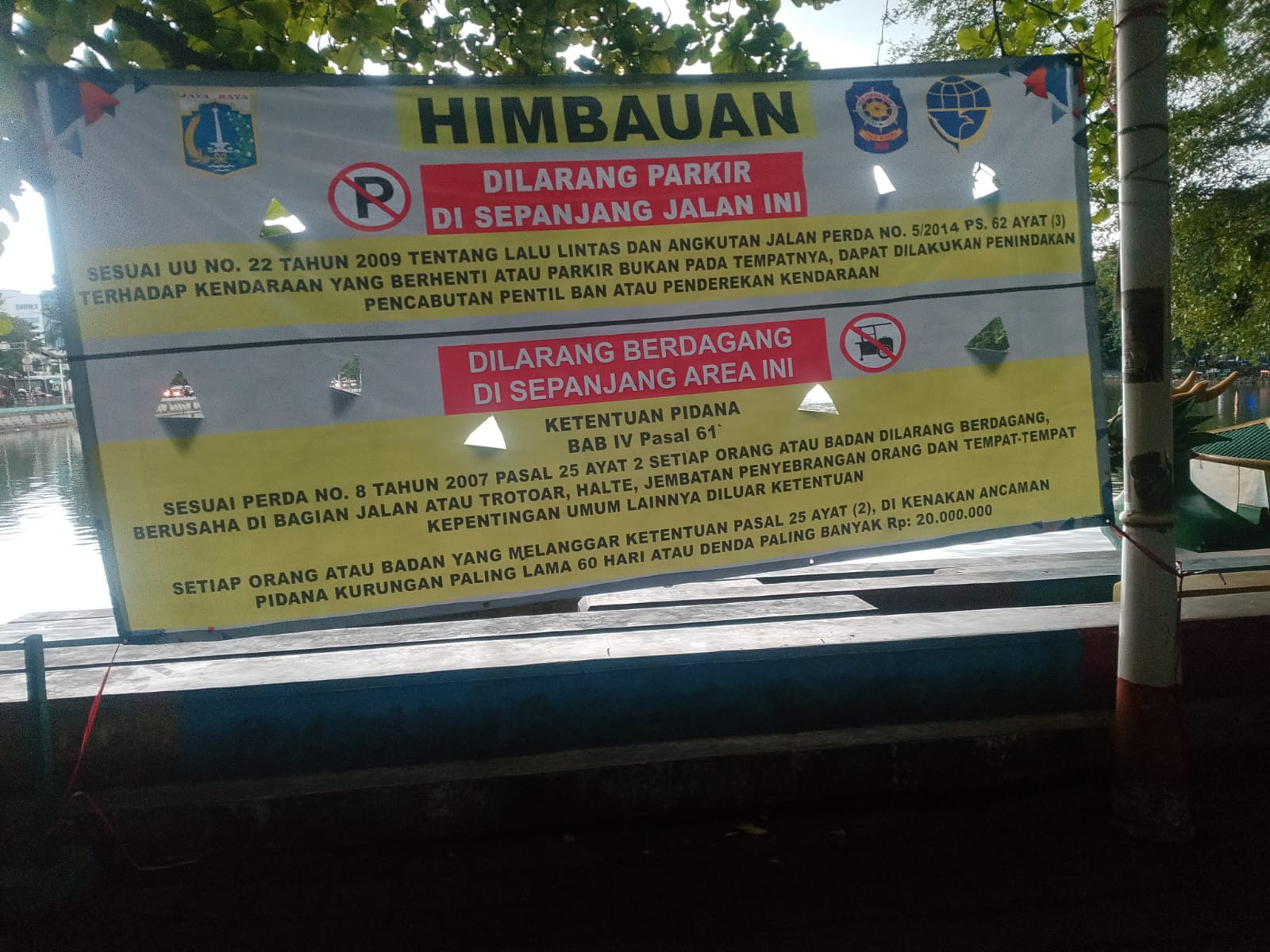 Spanduk Larangan Hilang, PKL Kembali Beroperasi di Danau Sunter