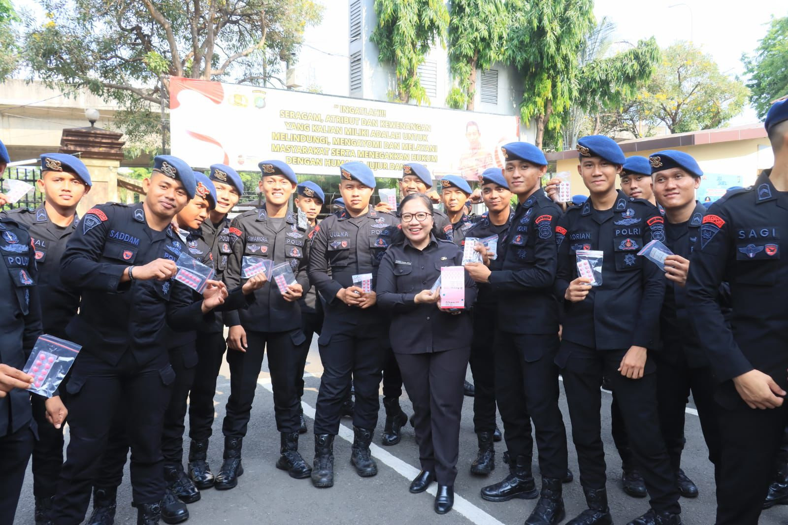 Polres Metro Jakarta Utara Gelar Pemeriksaan Kesehatan dan Pemberian Vitamin Untuk Ratusan BKO Brimob Polda Lampung dan Sat Samapta