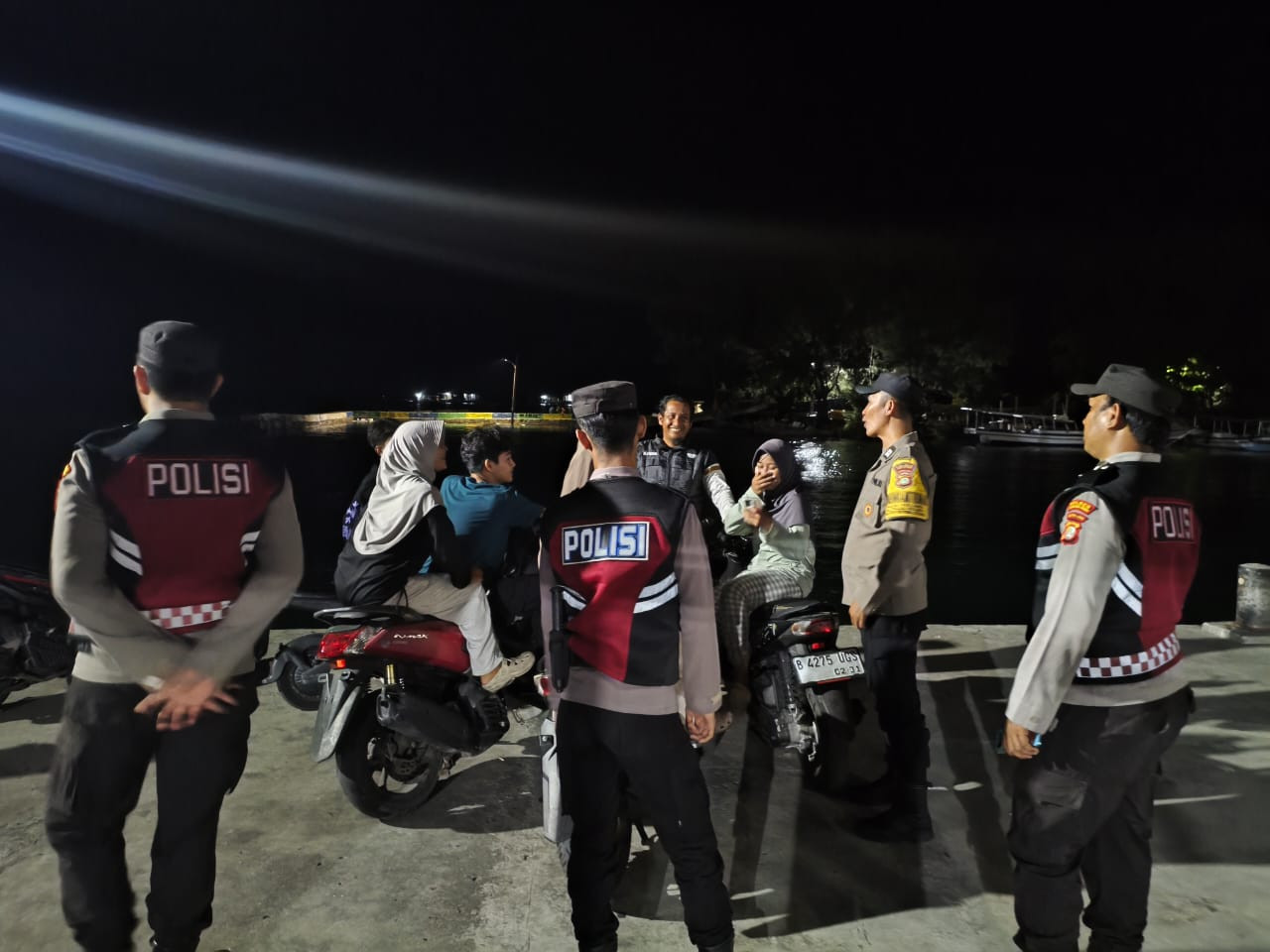 Patroli Gabungan Polsek Kepulauan Seribu Utara Intensifkan Pencegahan 3C dan Sosialisasi Layanan 110