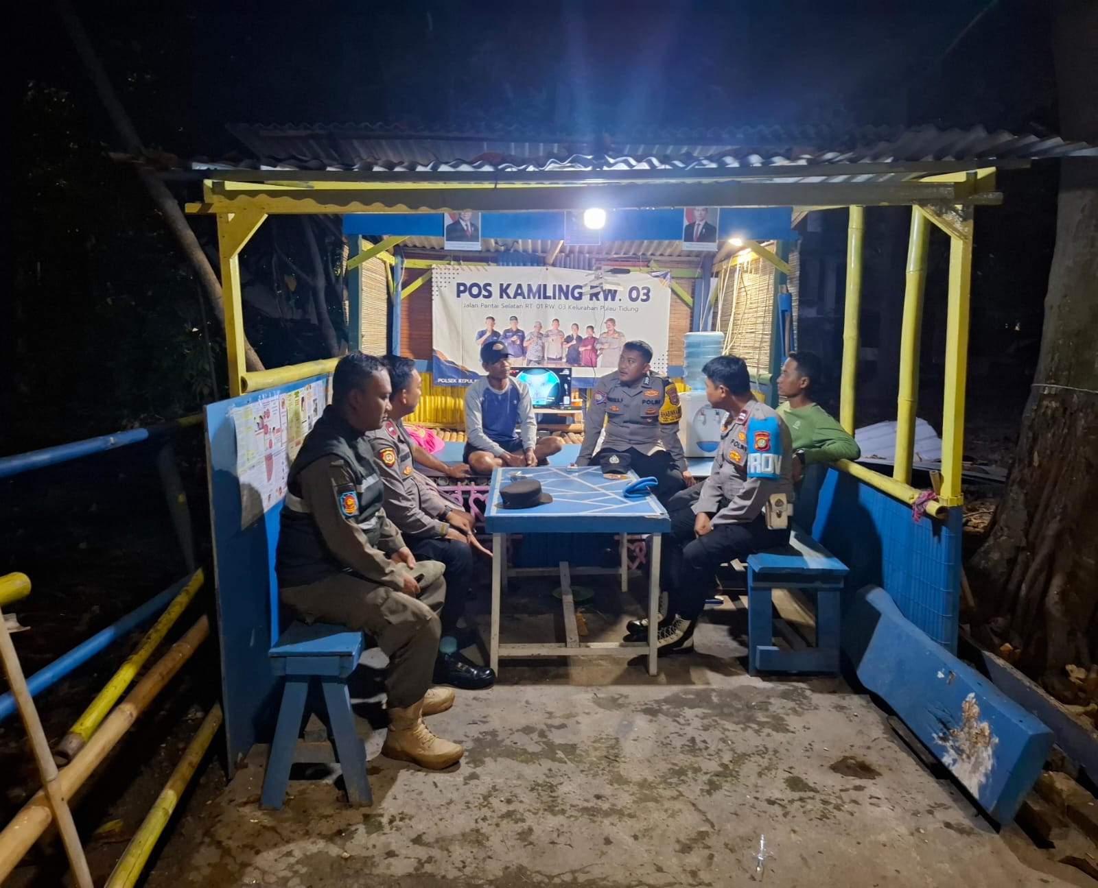 Patroli Malam Jakarta On The Spot, Polsek Kepulauan Seribu Selatan Hadirkan Pelayanan Humanis Lewat Sosialisasi Layanan Polisi 110