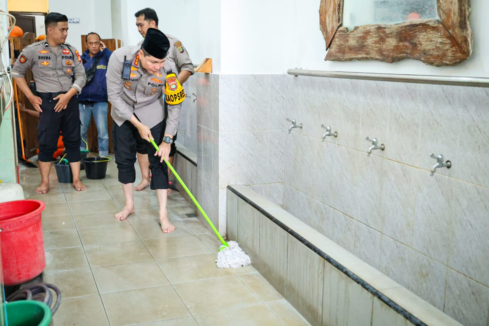 Ramadhan Penuh Kepedulian, Polres Metro Jakarta Timur Hadirkan Bang Jasri untuk Perkuat Kamtibmas dan Kebersamaan Umat