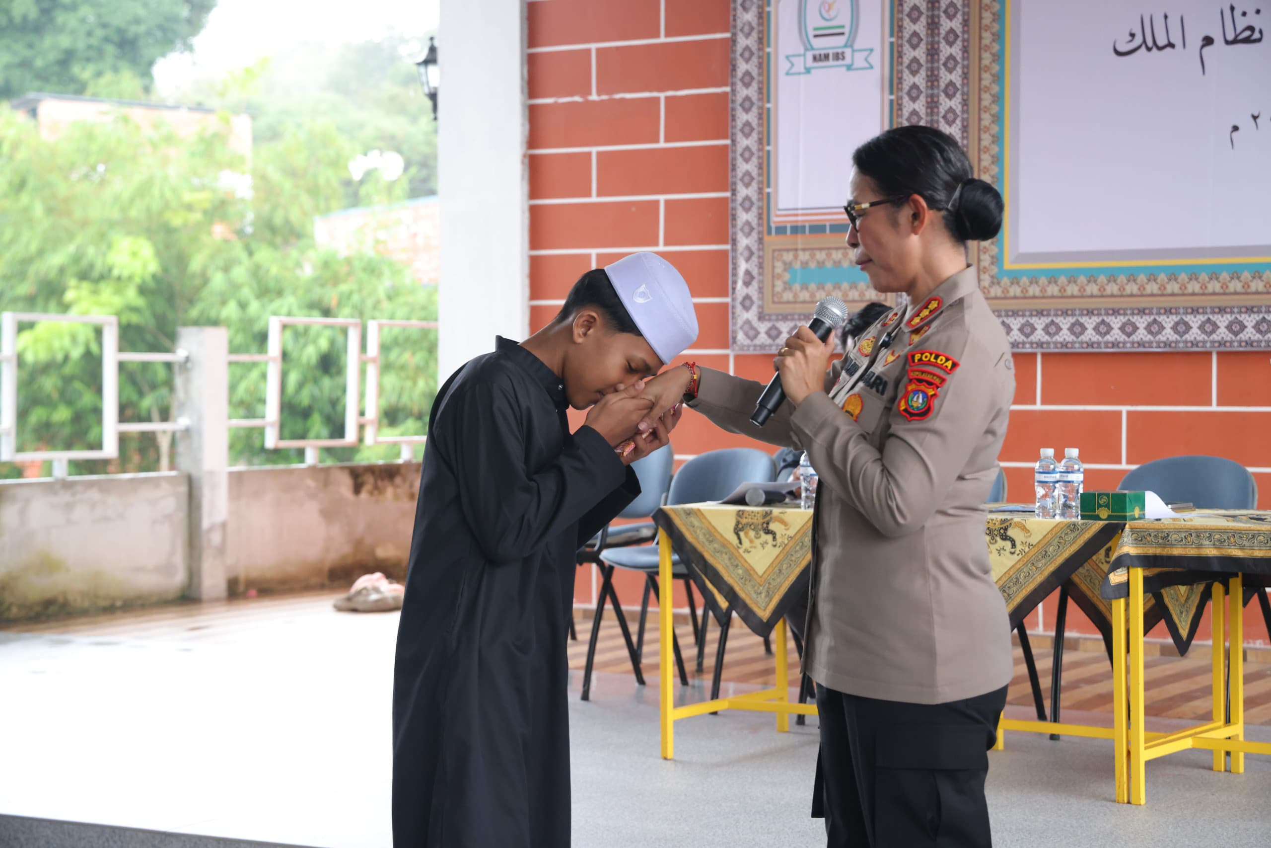 KABID HUMAS POLDA KEPRI AJAK PELAJAR NIZAM AL-MULK JADI GENERASI CERDAS, BERKARAKTER, DAN SADAR HUKUM
