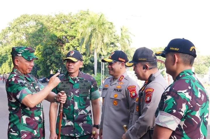 Panglima TNI Dampingi Presiden RI Beri  Pembekalan Kepala Sekolah dan Guru Sekolah Rakyat