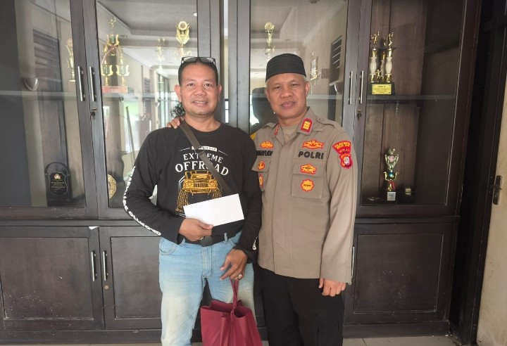 Pererat Silaturahmi dengan Insan Pers, Kapolsek Bekasi Barat Salurkan Santunan Kemanusiaan