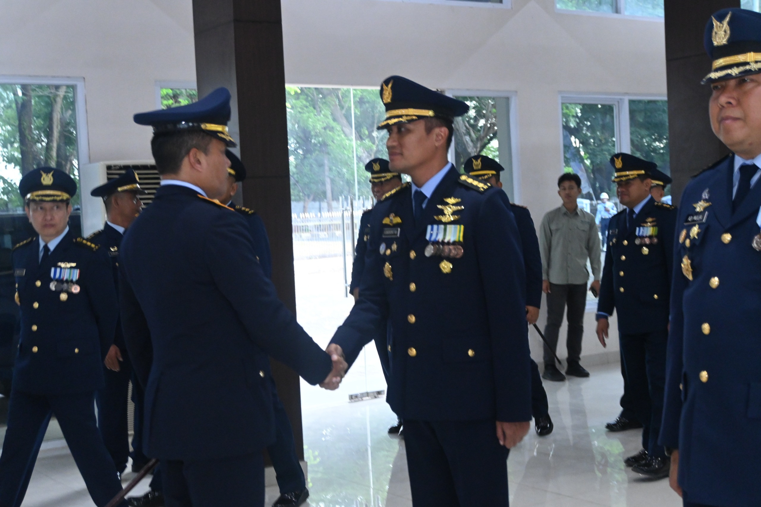 Komandan Lanud Sultan Hasanuddin Terima Laporan Kenaikan Pangkat 104 Perwira