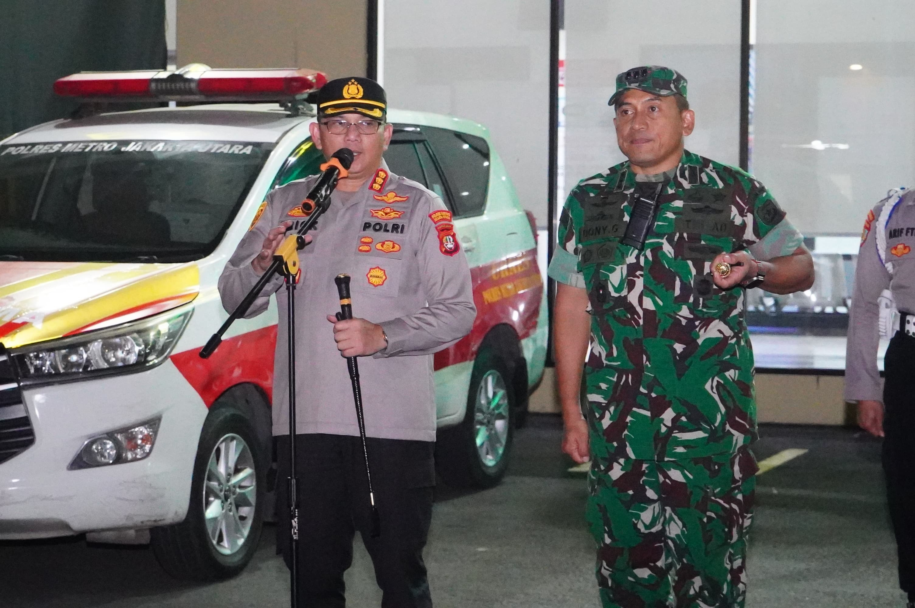 Jaga Jakarta dan Jaga Lingkungan, Kapolres Metro Jakarta Utara Pimpin Patroli Skala Besar, TNI-Polri Bersinergi Jaga Kamtibmas