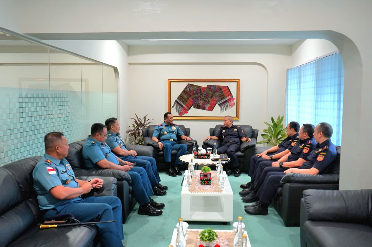 Tingkatkan Sinergi Pengamanan Perairan Wilayah Sumut, Dankodaeral I Laksanakan Courtesy Call Kepada Kakanwil DJBC