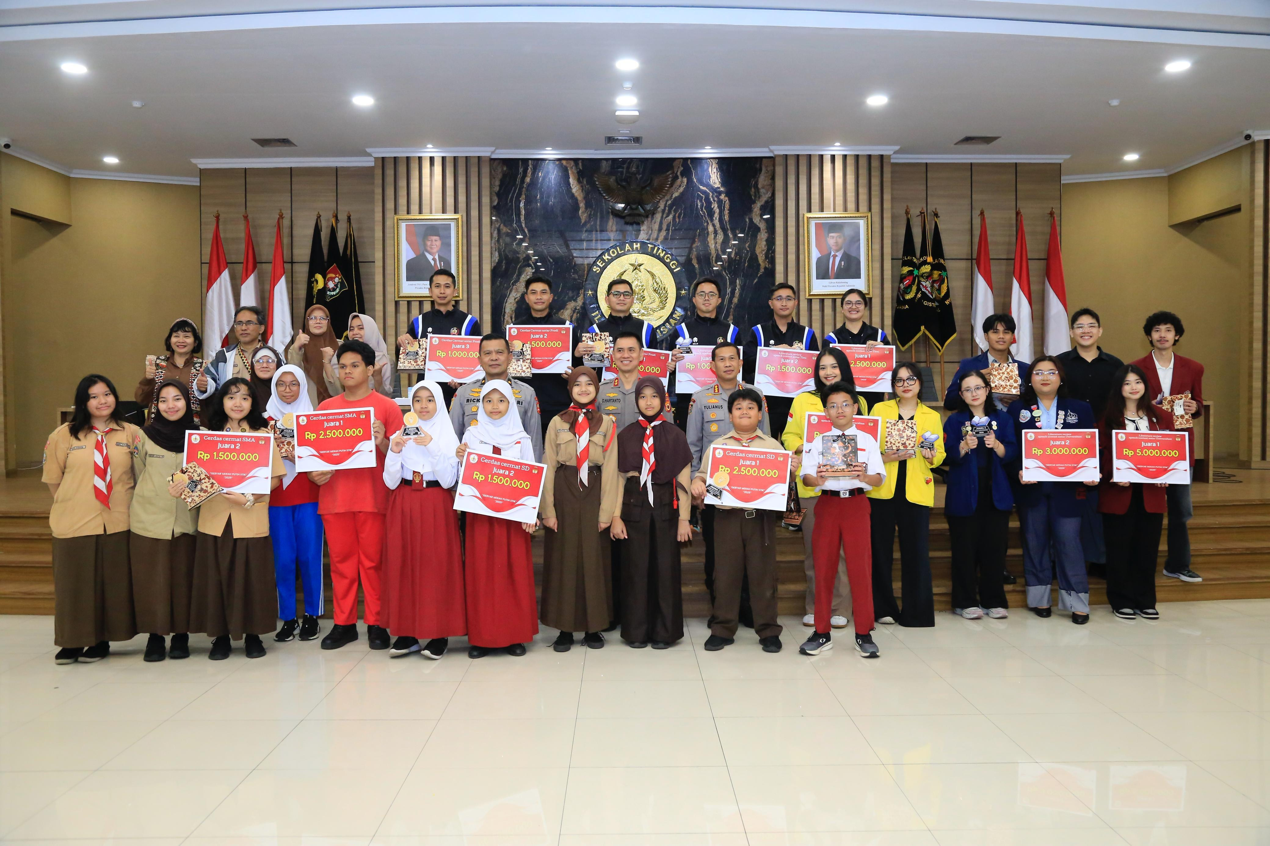 STIK-PTIK Akhiri Gebyar Merah Putih HUT RI ke-80 dengan Penyerahan Hadiah & Piagam