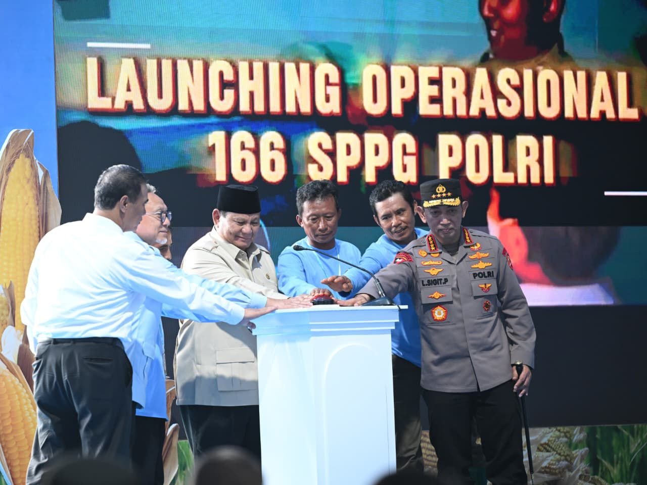 Dari Tuban, Presiden Prabowo Groundbreaking 10 Gudang Pangan Polri dan Luncurkan 166 SPPG