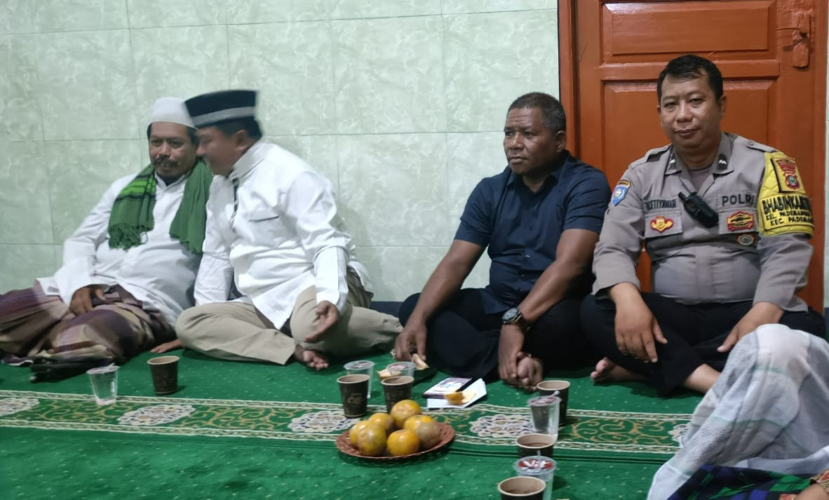 Jalin Kedekatan dengan Tokoh Masyarakat, Bhabinkamtibmas Polsek Pademangan Hadiri Peringatan Maulid Nabi