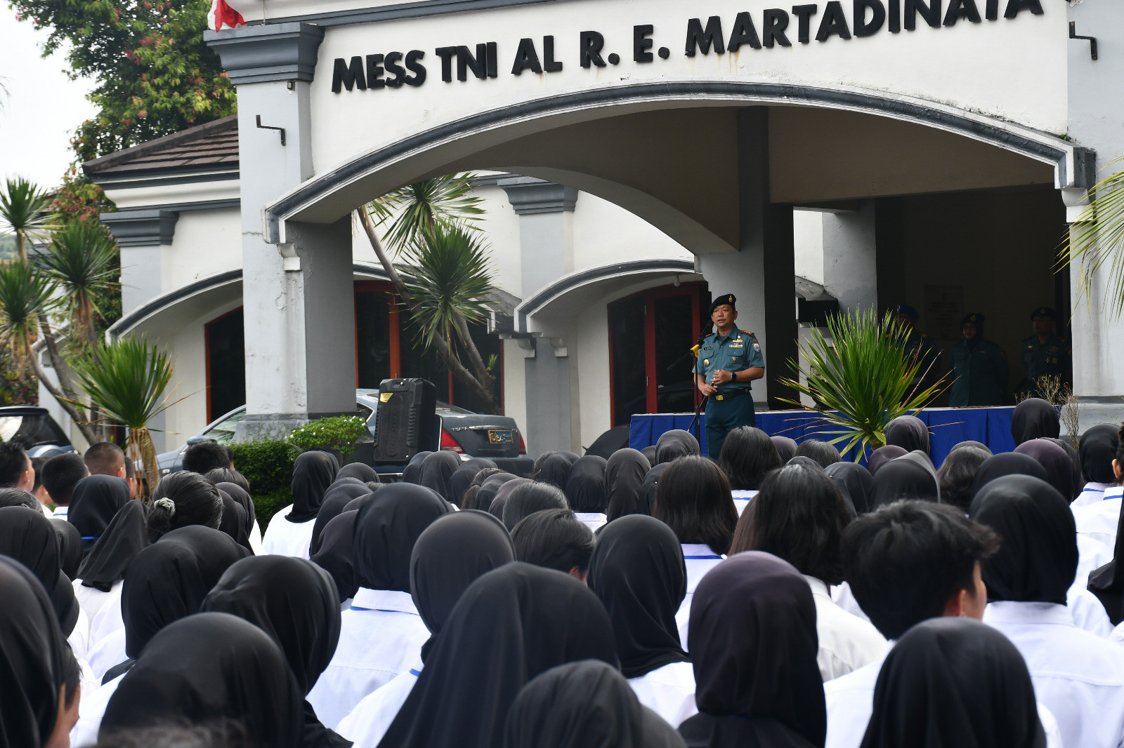 Komandan Lanal Bandung Berikan Pengarahan dan Penandatanganan Pakta Integritas Panitia Daerah Penerimaan Caba, Cabawan dan Tamtama PK TNI AL Gelombang II Tahun 2025