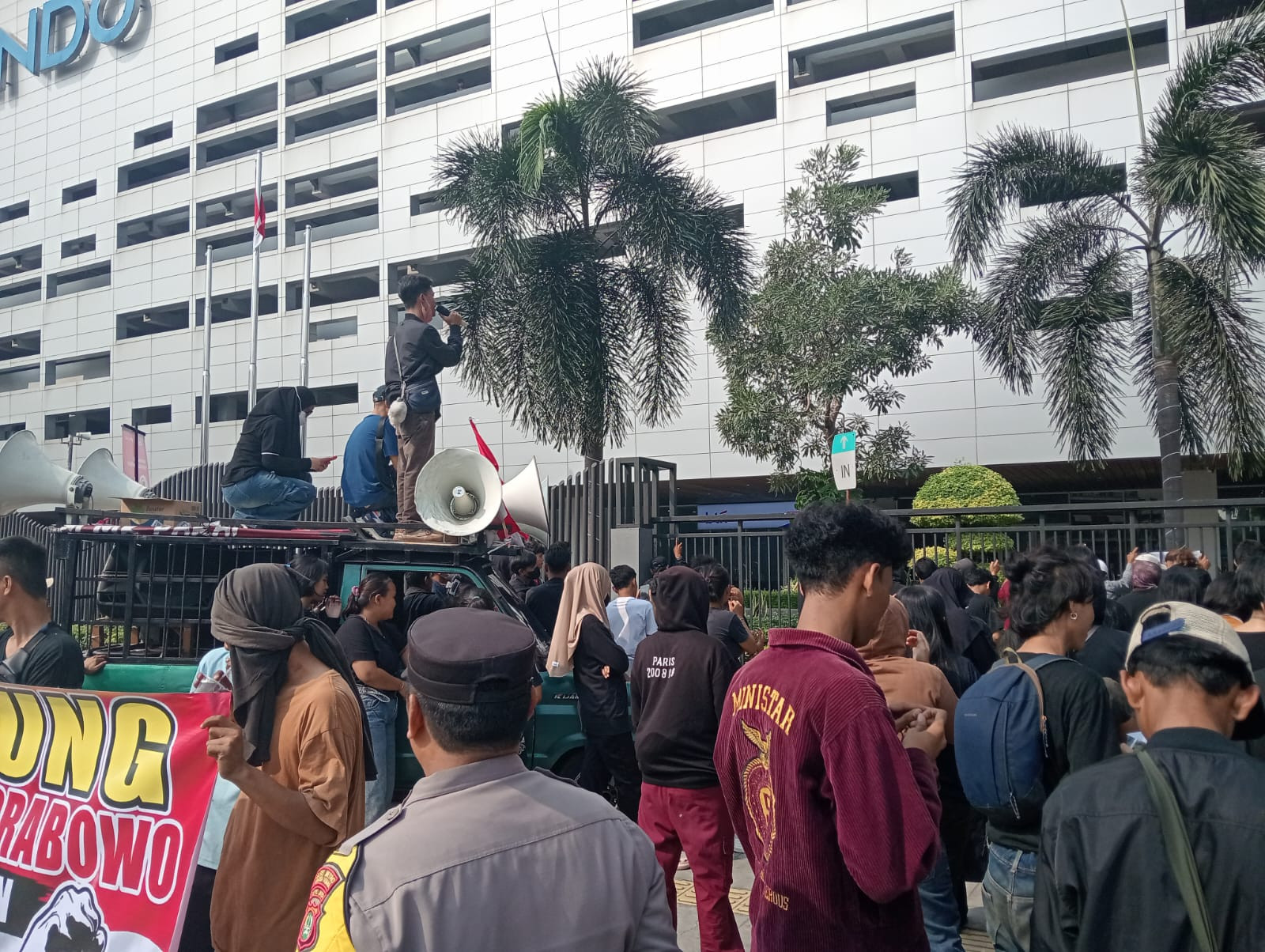 Polsek Koja Pastikan Pengamanan Berjalan Tertib dan Kondusif, Aksi GERAK BUMN di Pelindo Tower