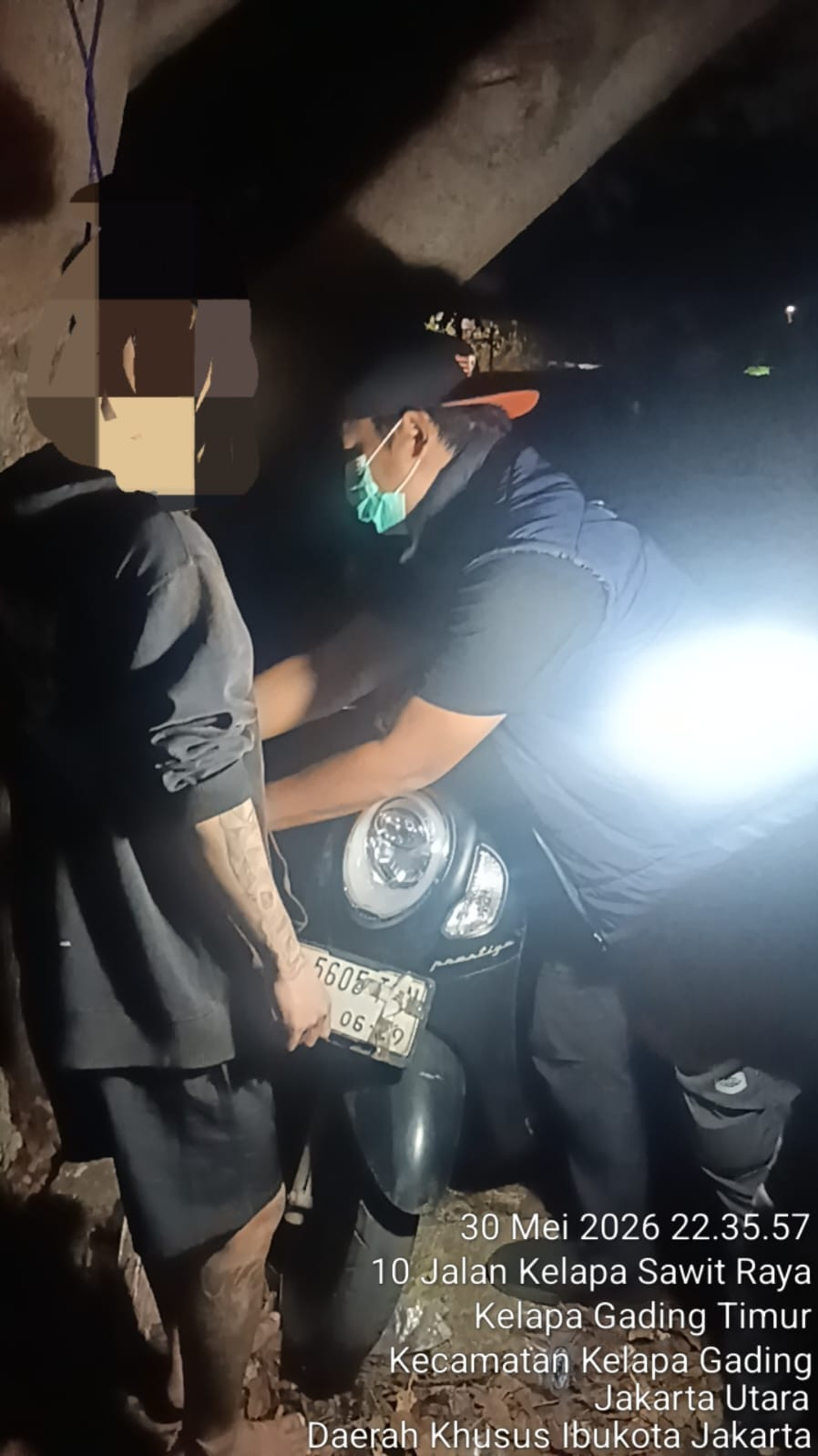 RESPON CEPAT 110, POLSEK KELAPA GADING TINDAK LANJUTI PENEMUAN PRIA TERGANTUNG DI KELAPA GADING TIMUR