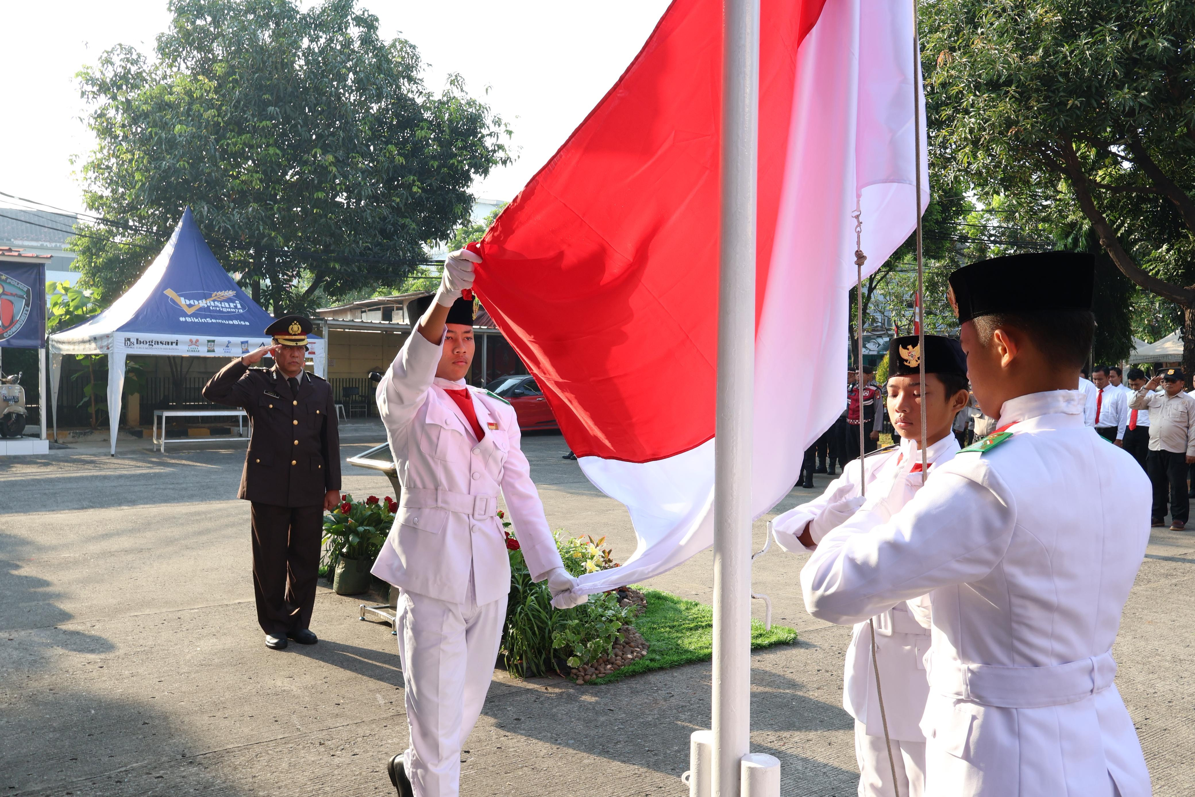 Polsek Koja Gelar Upacara HUT ke-80 RI, Momentum Kebersamaan Warga dan Aparat