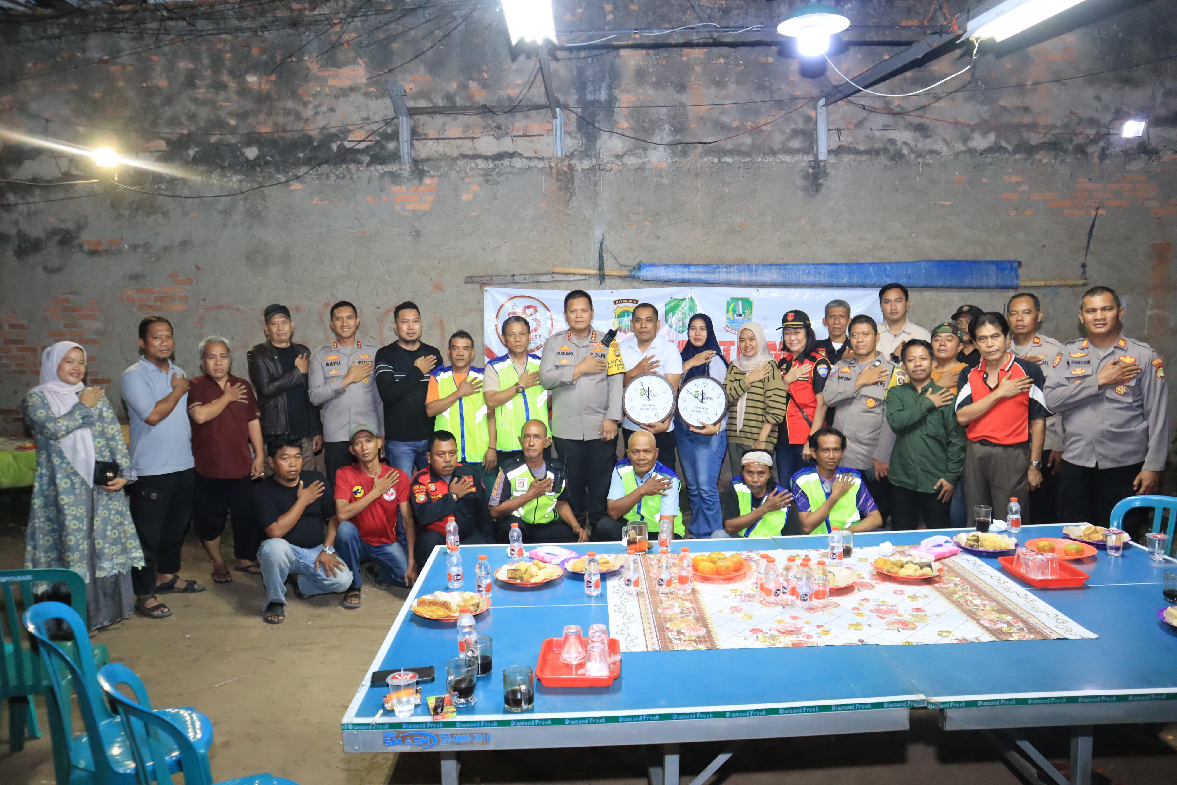 Kapolres Metro Bekasi Kota Gelar Ngopi Kamtibmas, Dengar Langsung Keluhan Warga Masyarakat