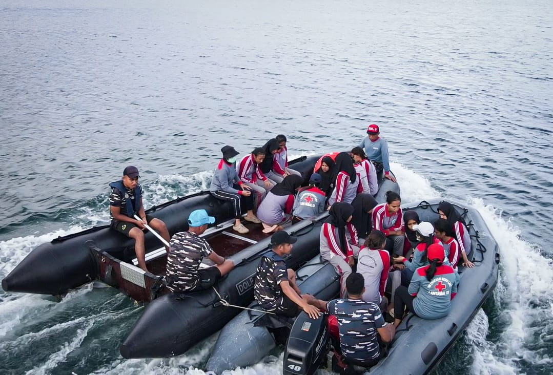 Kodaeral IX Center of Gravity Pembelajaran Kesehatan Matra Laut, Latih Mahasiswa Kebidanan Tolong Persalinan di Perahu Karet