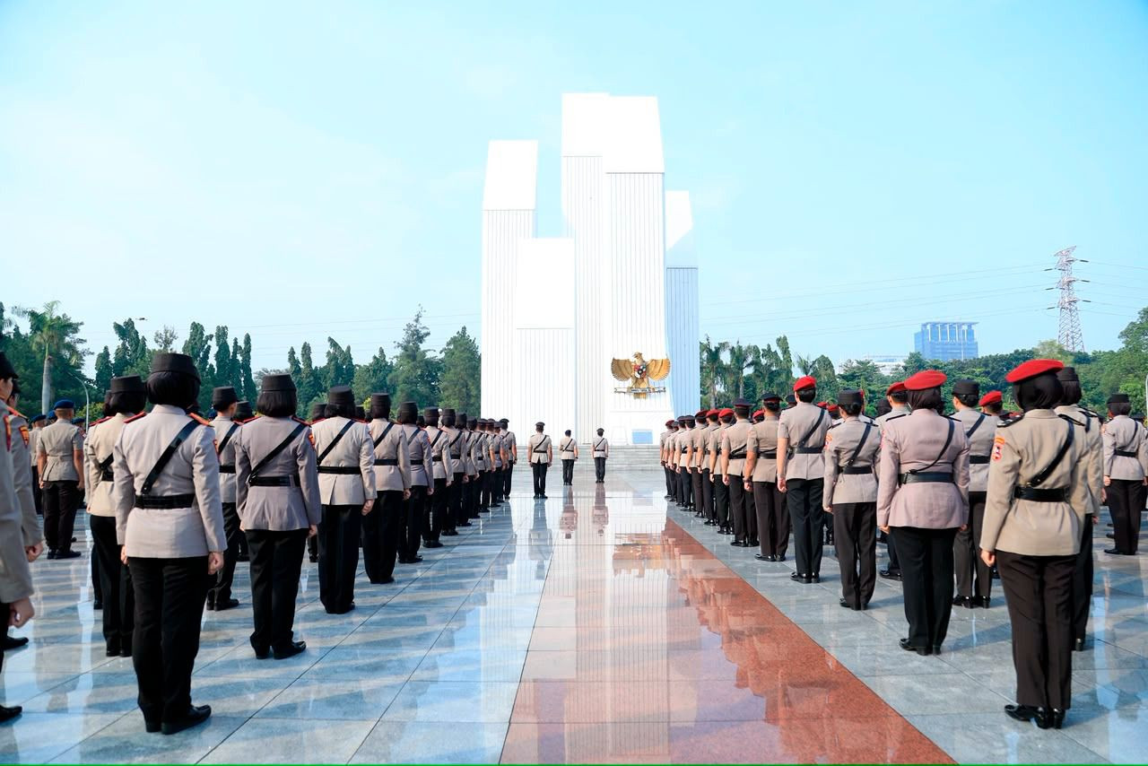 Polri Gelar Ziarah dan Tabur Bunga Jelang Hari Bhayangkara ke-80