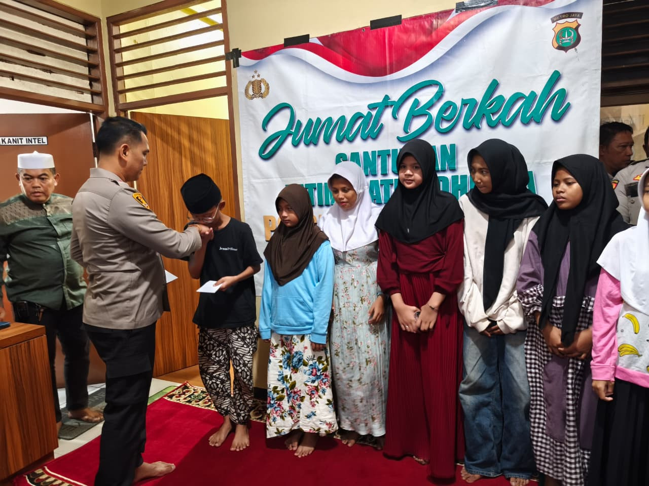Polsek Pademangan Gelar Jumat Berkah, Santuni 14 Anak Yatim Piatu dan Dhuafa