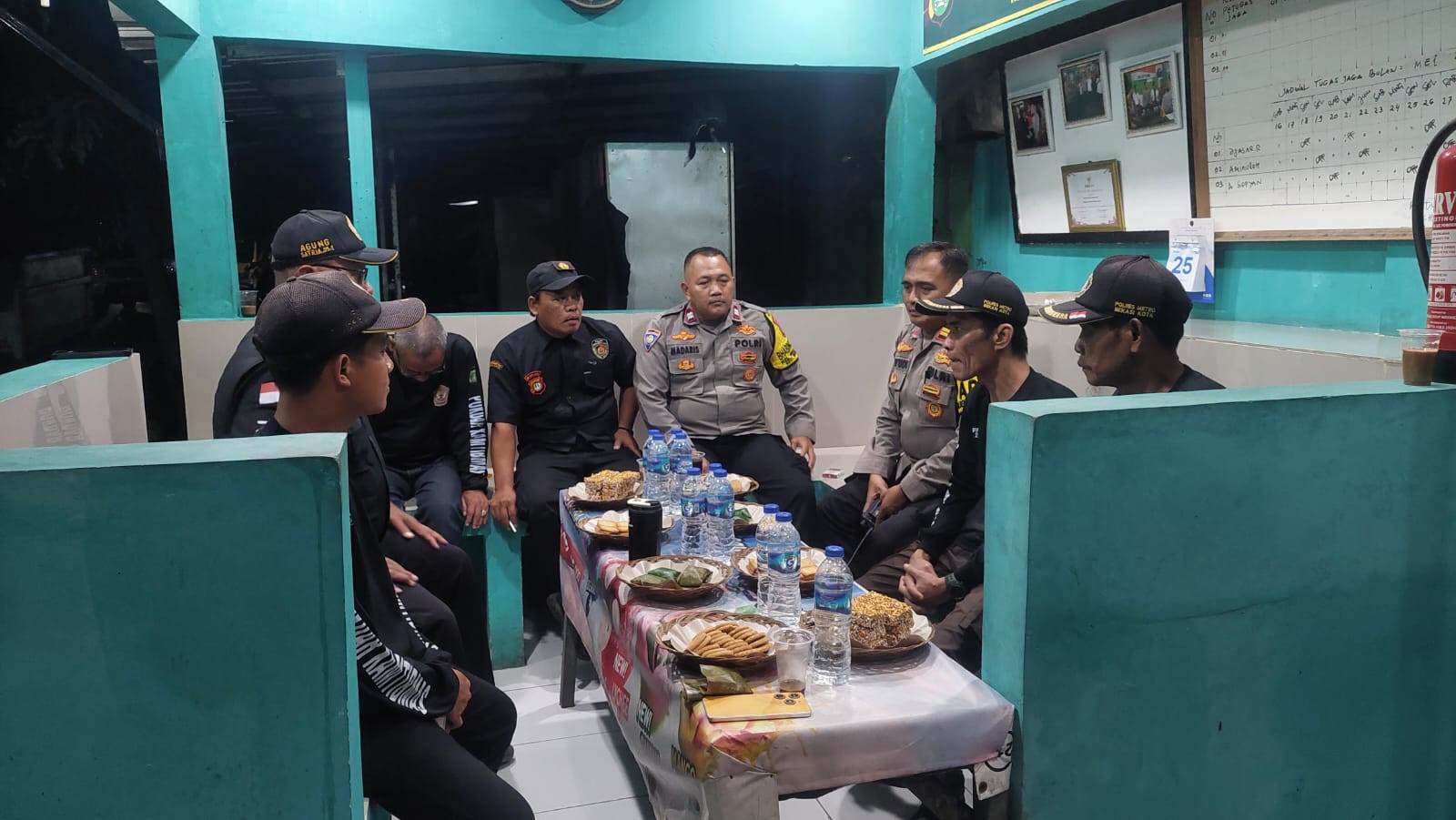 Kanit Binmas Sambangi PokdarKamtibmas, Perkuat Sinergi Jaga Keamanan di Wilayah Medansatria