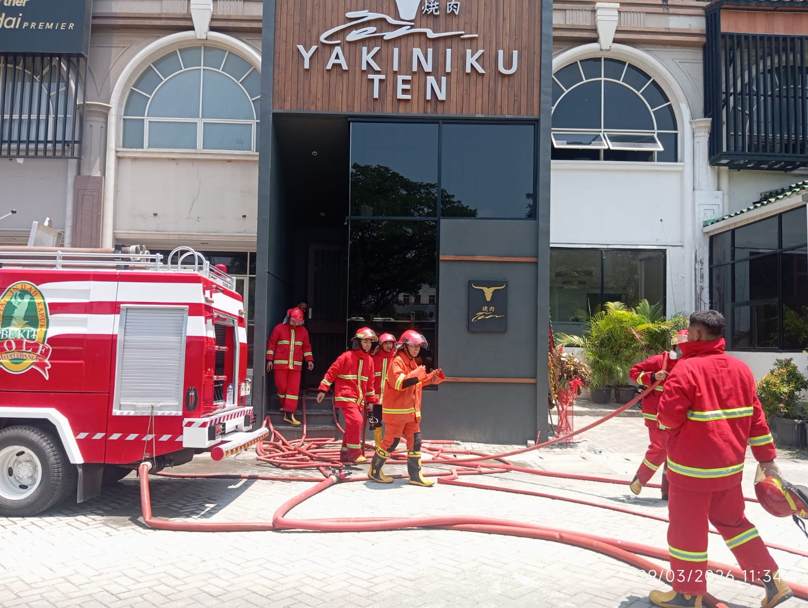 Ledakan Tabung Gas Picu Kebakaran di Restoran Yakiniku Ten, Tiga Karyawan Alami Luka Bakar