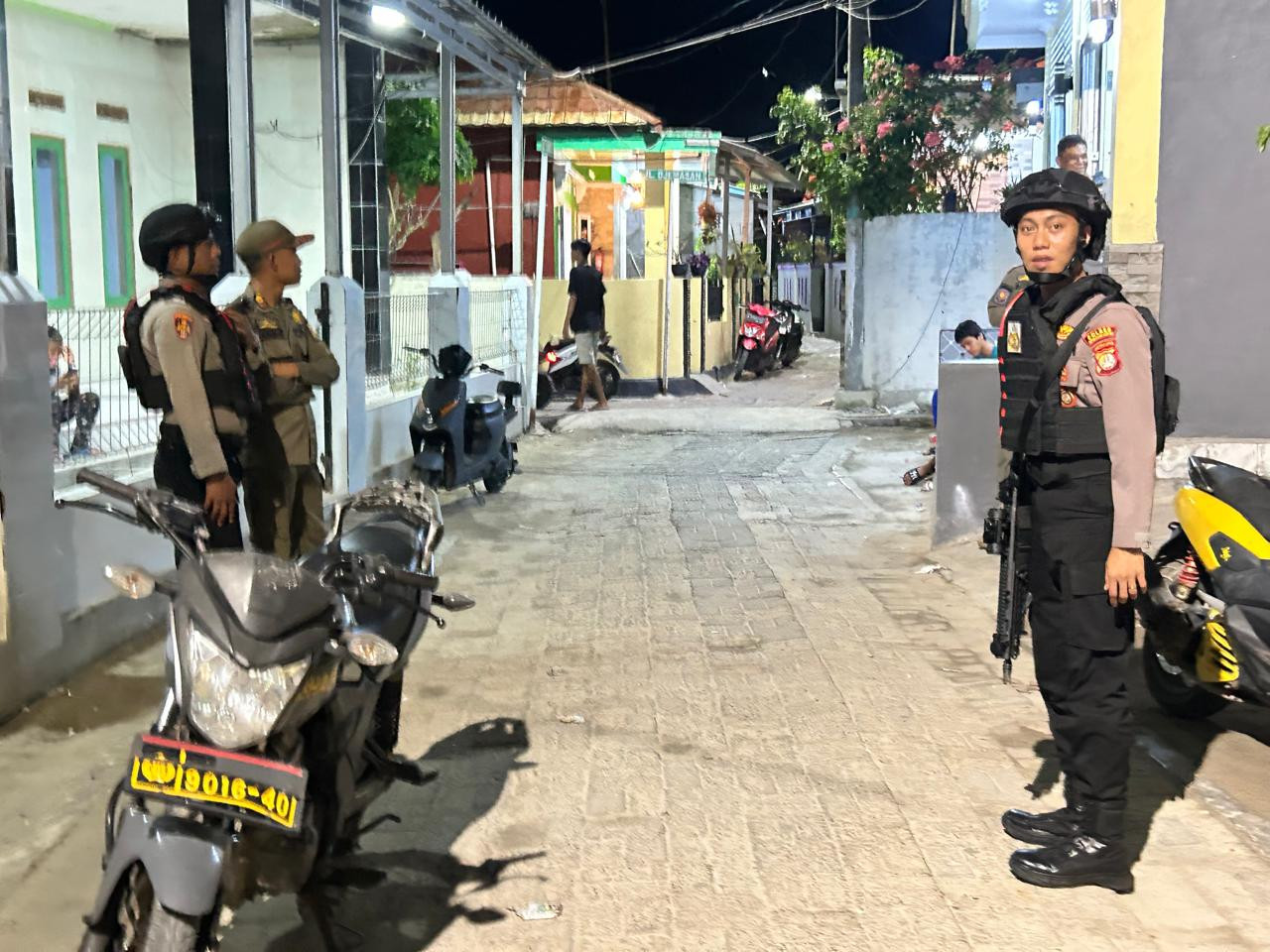 Polsek Kepulauan Seribu Utara Gelar Patroli Malam Gabungan, Sosialisasikan Call Center 110 dan Program Jaga Jakarta+