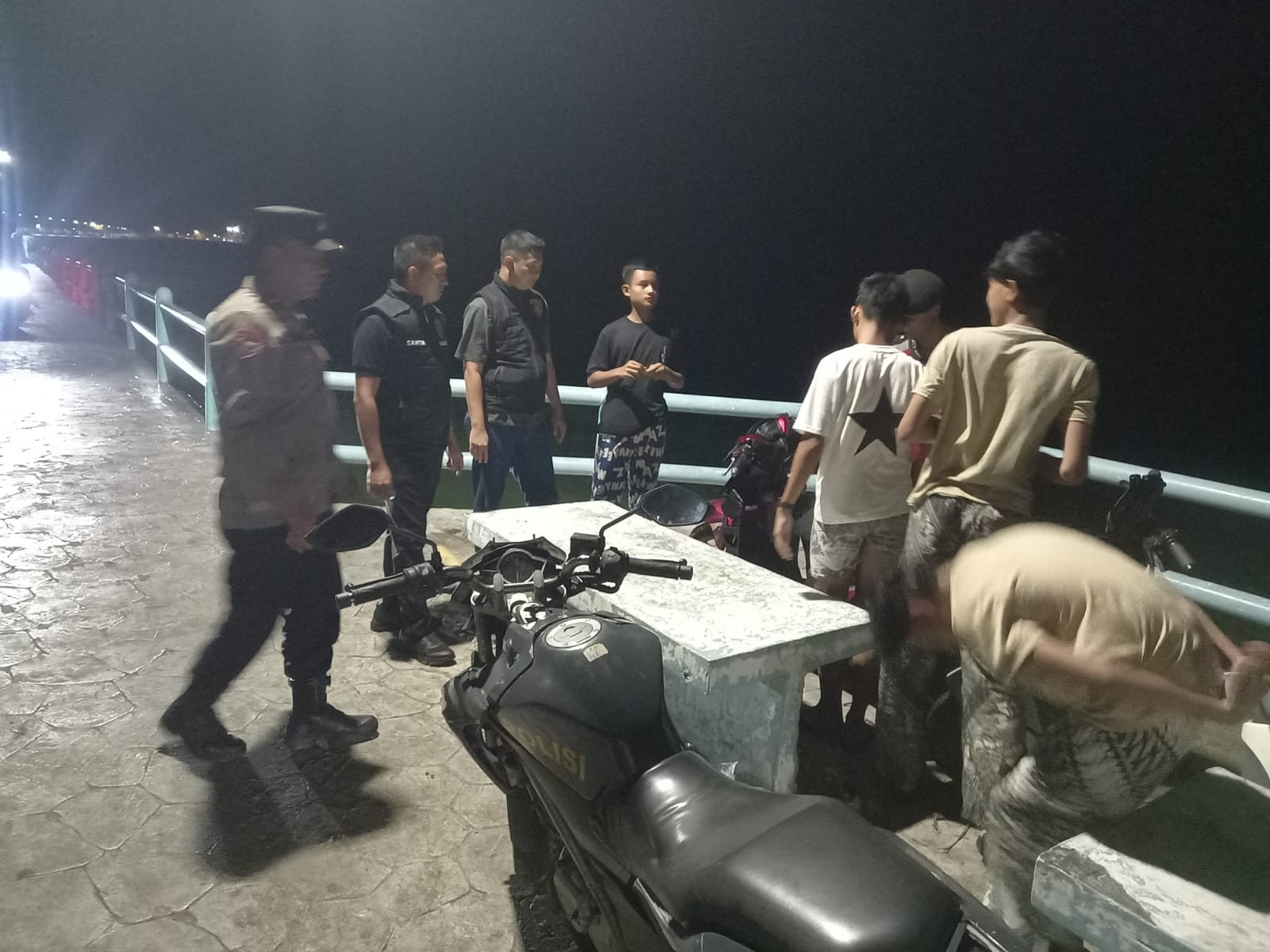 Patroli Malam Jakarta On The Spot, Polsek Kepulauan Seribu Selatan Gencarkan Sosialisasi Layanan Polisi 110